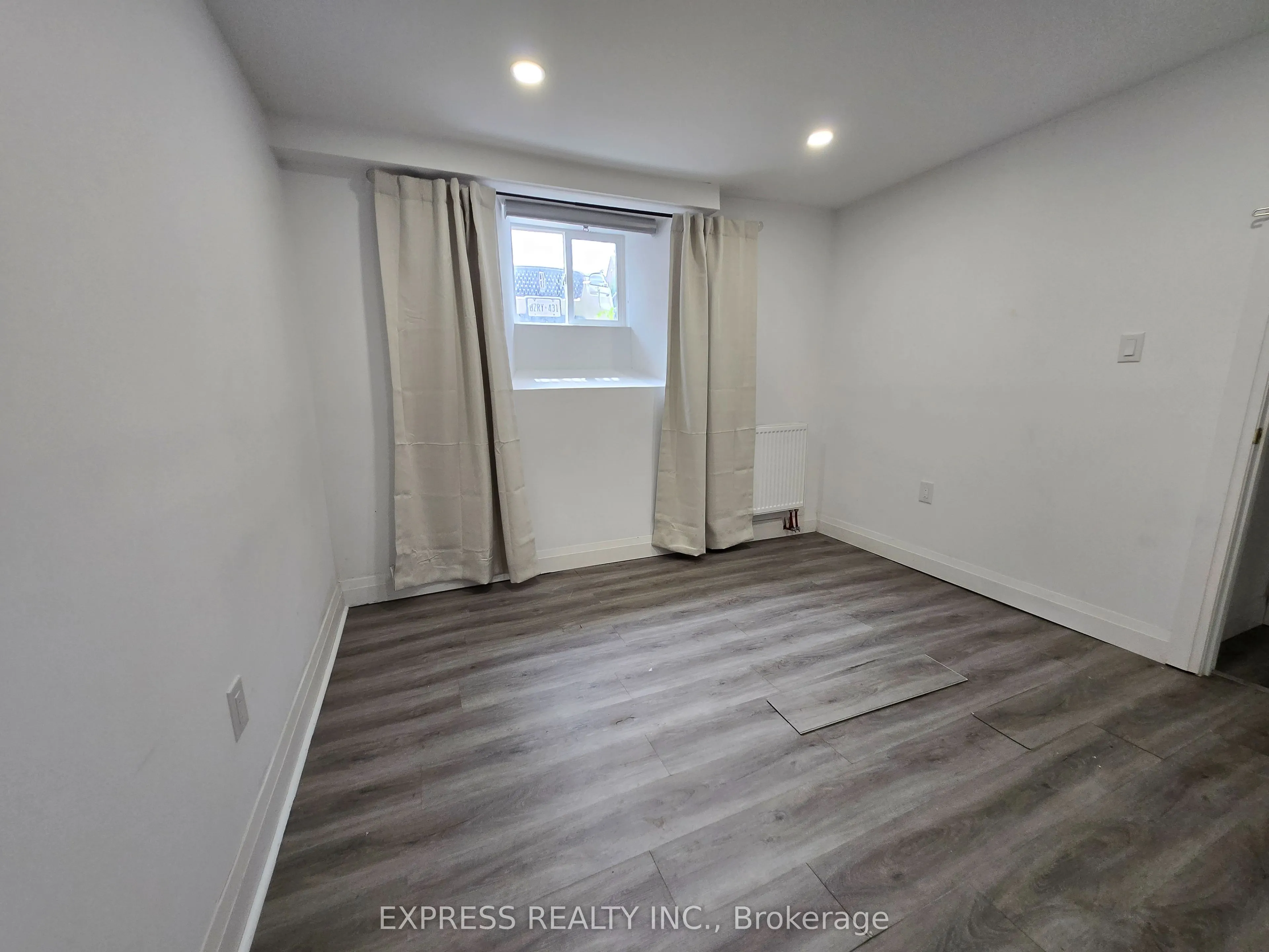 252 James Street S, #4
