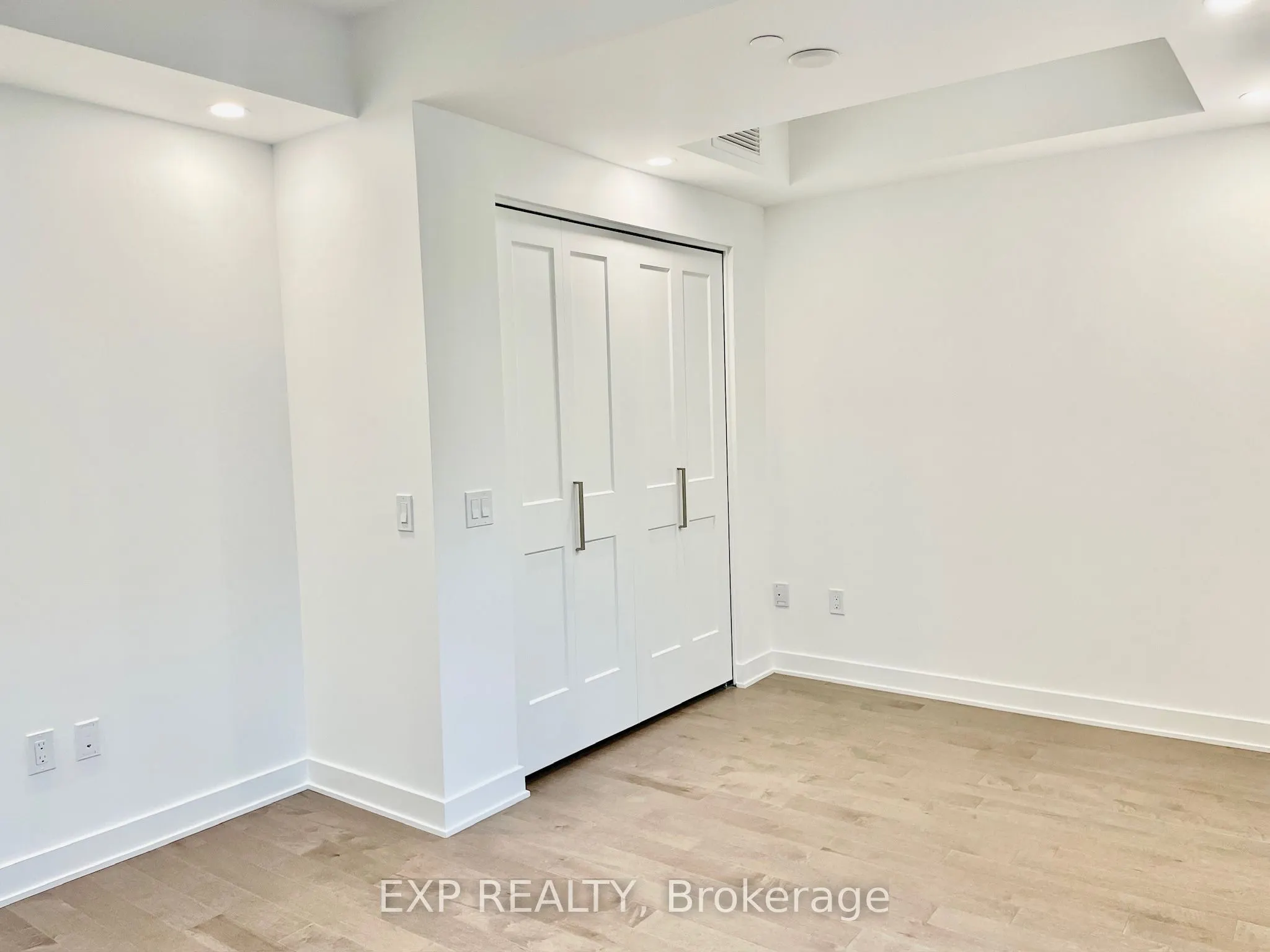 340 Queen Street, #708
