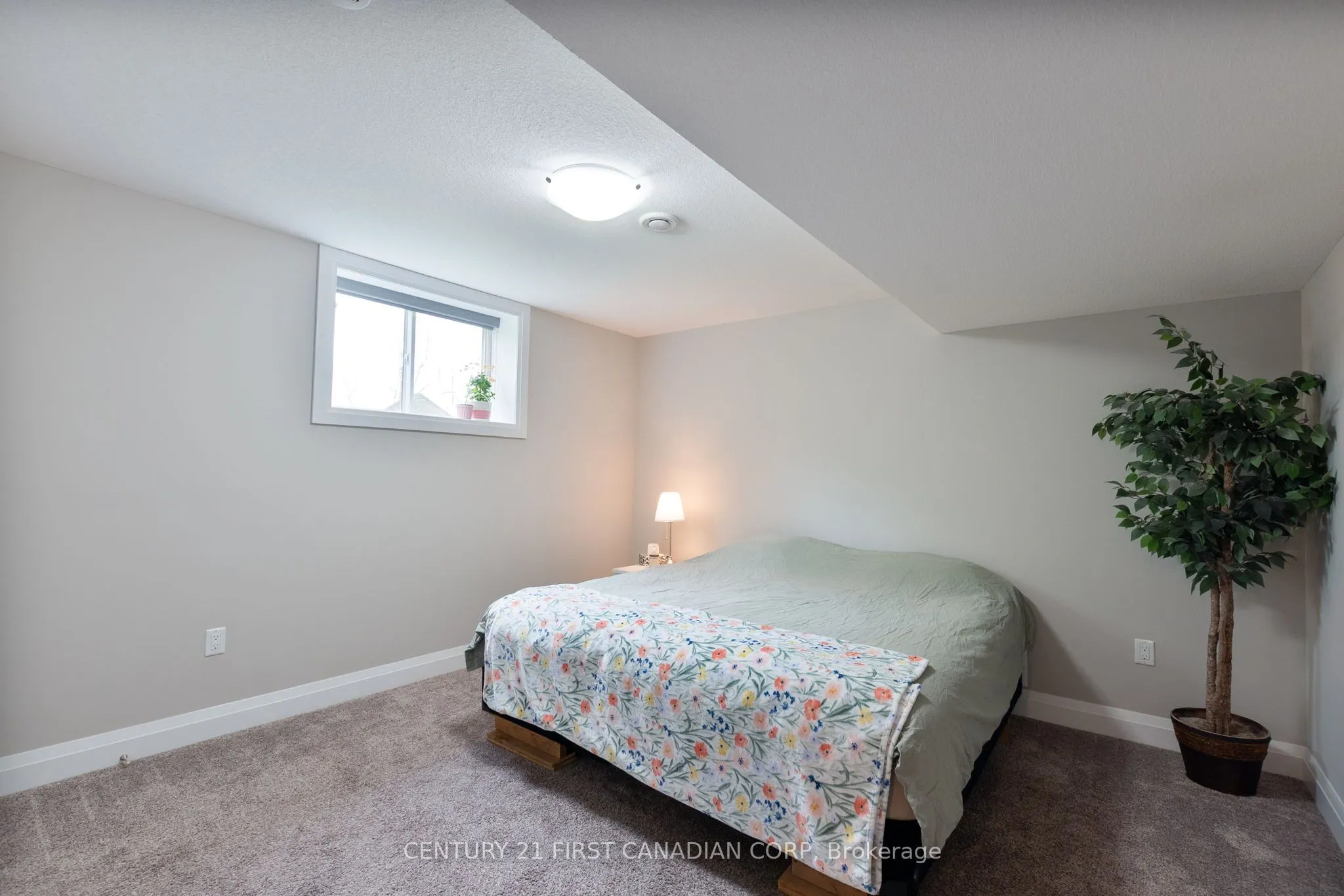 52 Kemp Crescent