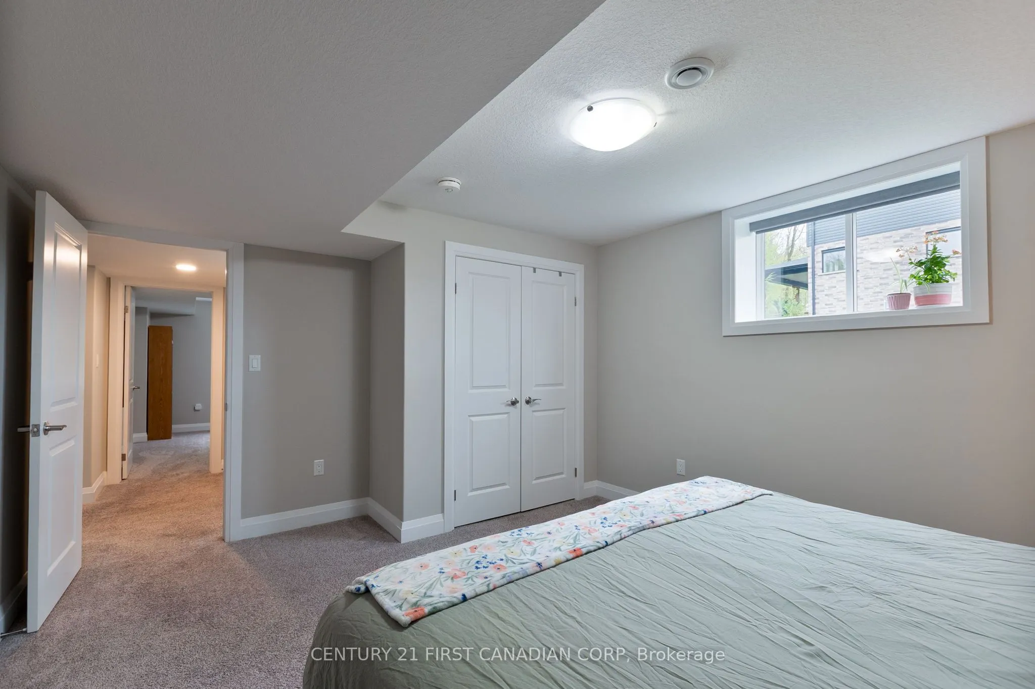 52 Kemp Crescent