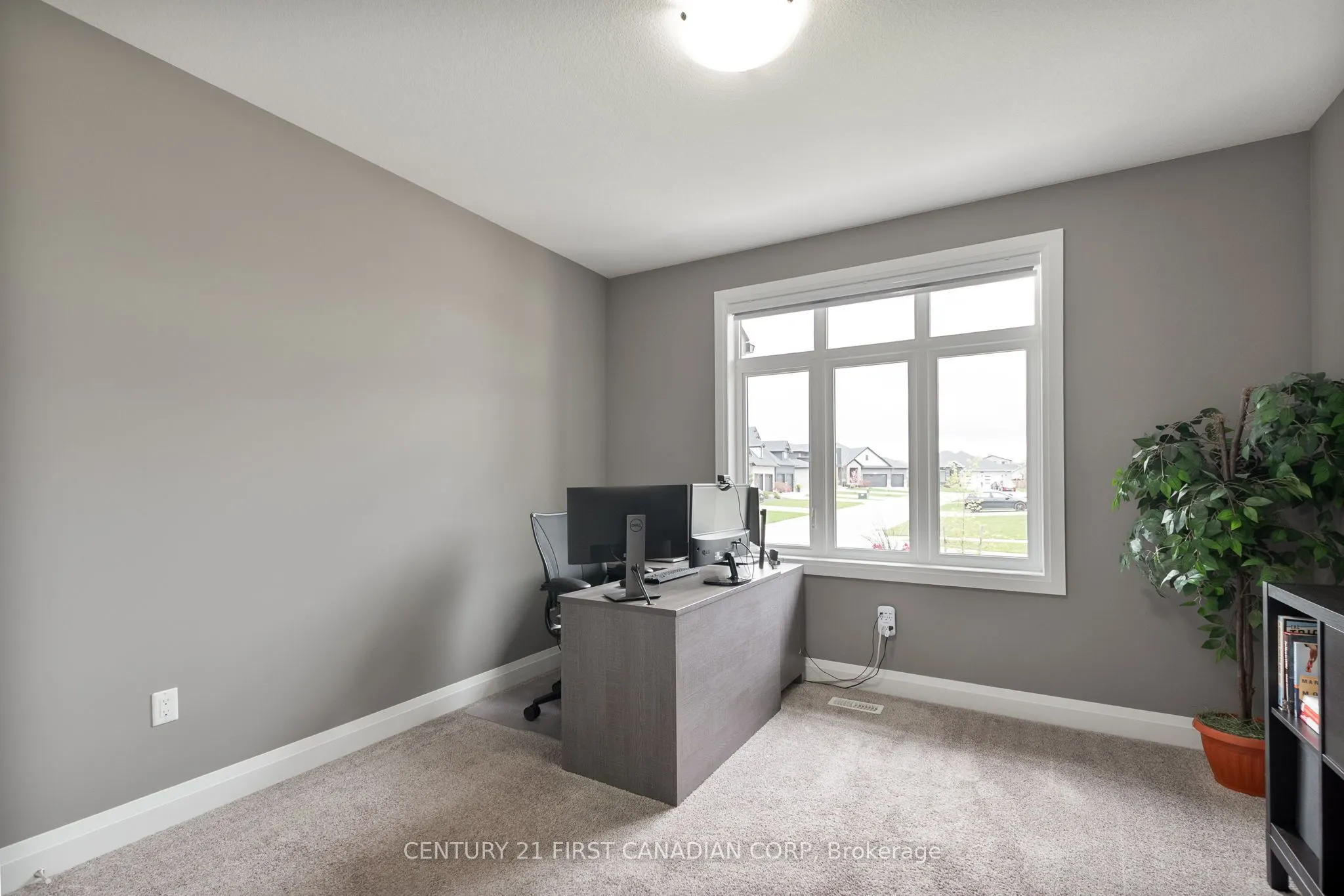52 Kemp Crescent
