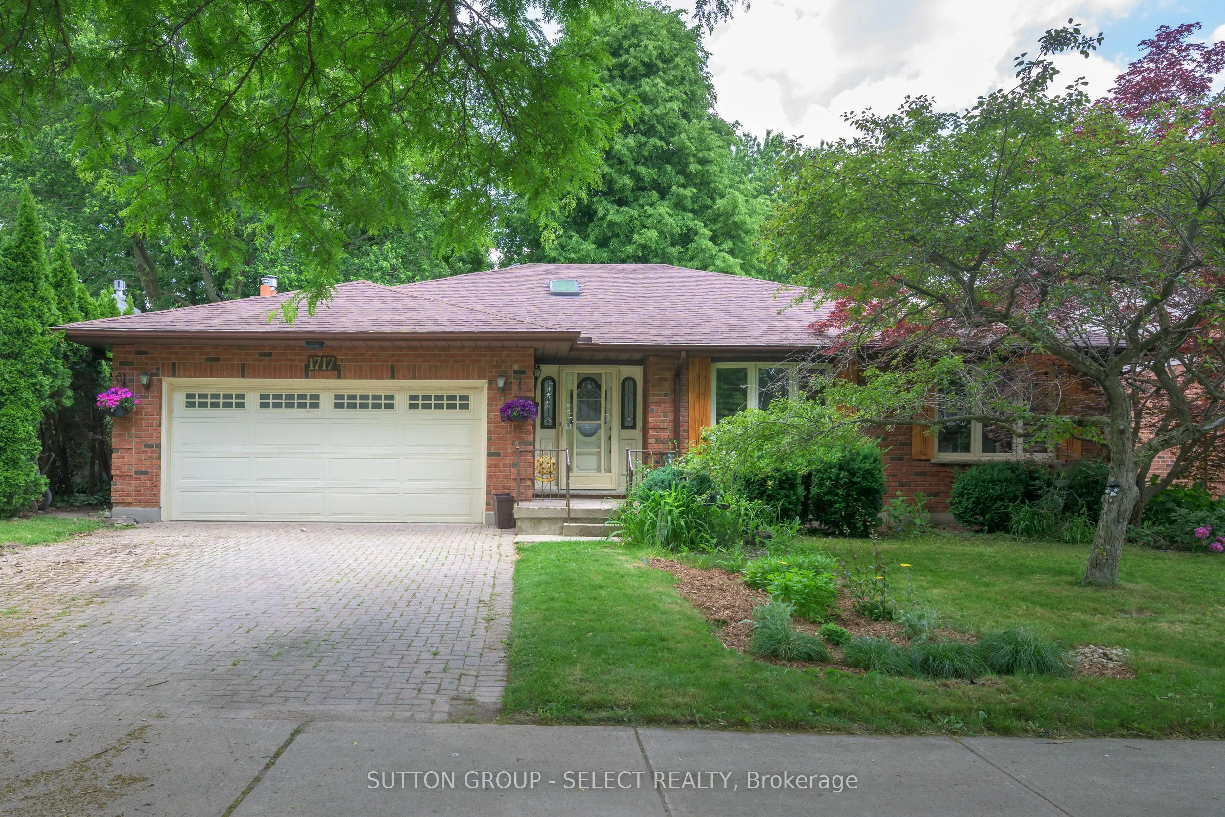 1717 Phillbrook Crescent