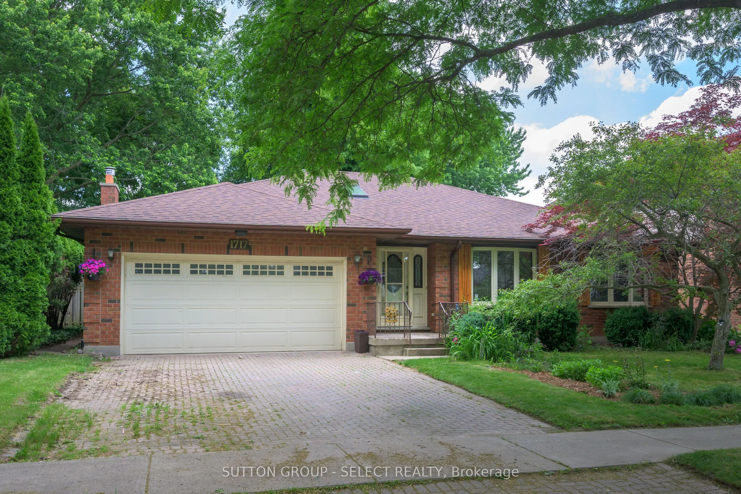 1717 Phillbrook Crescent