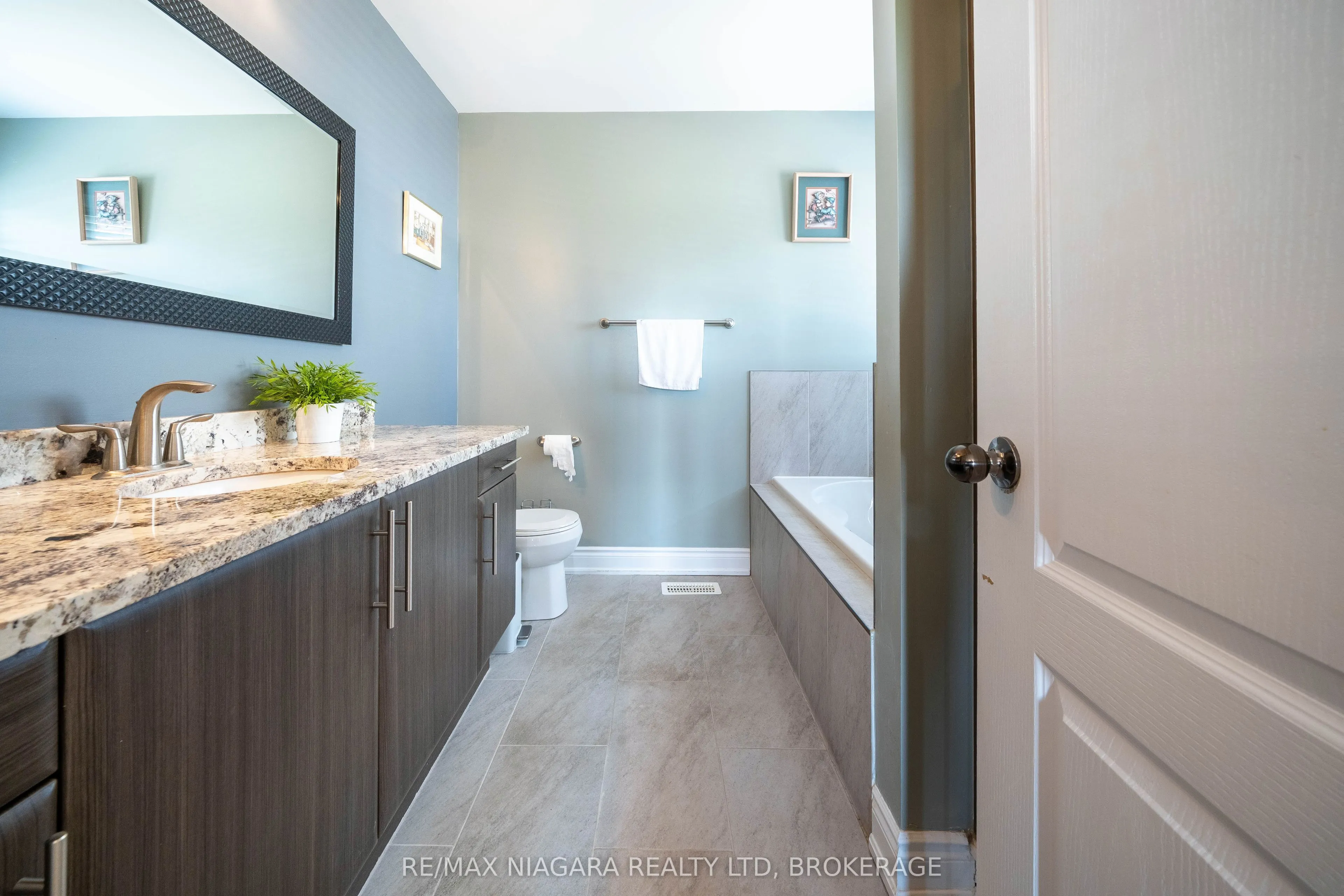 8285 ELDERBERRY Drive