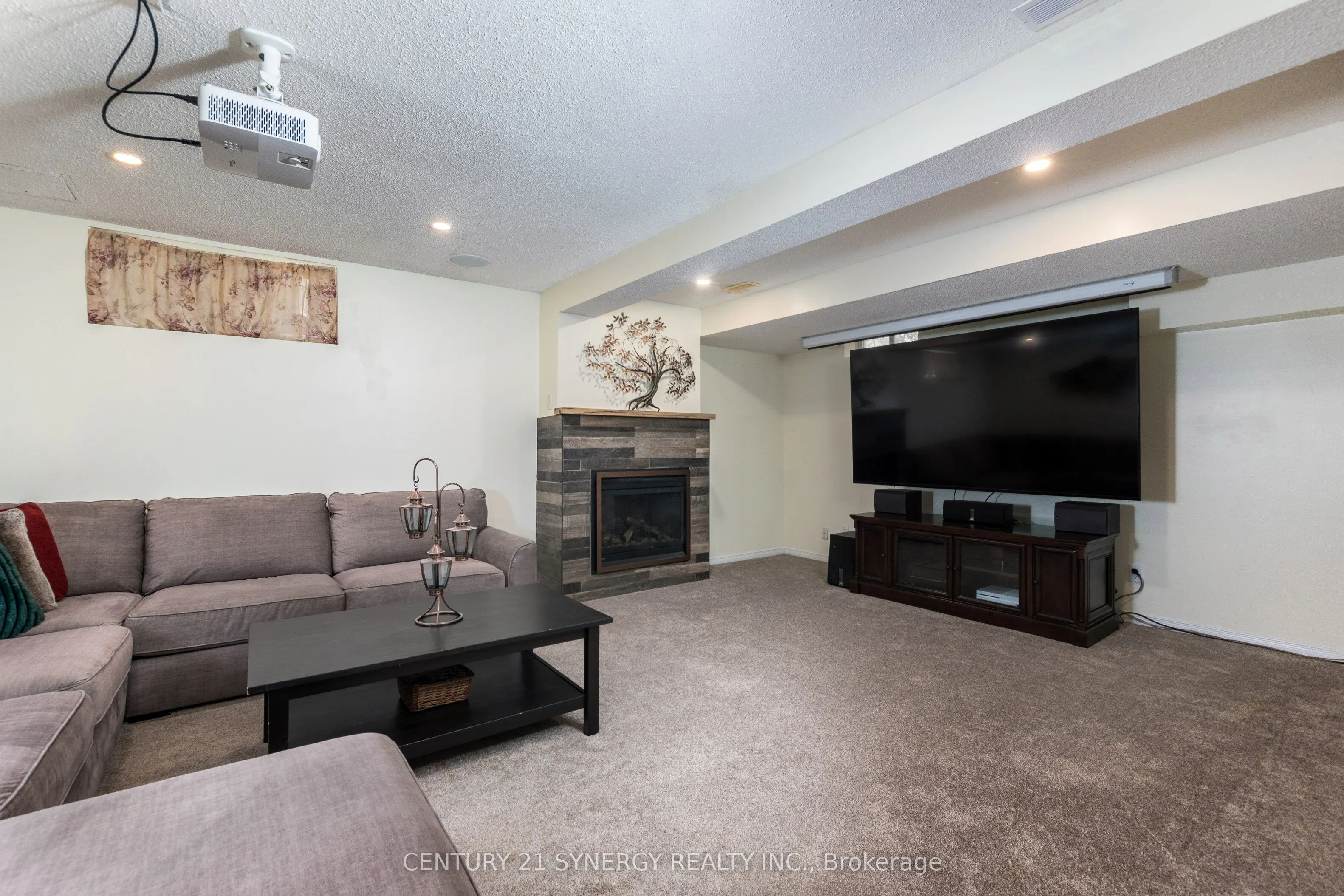 249 Markland Crescent E