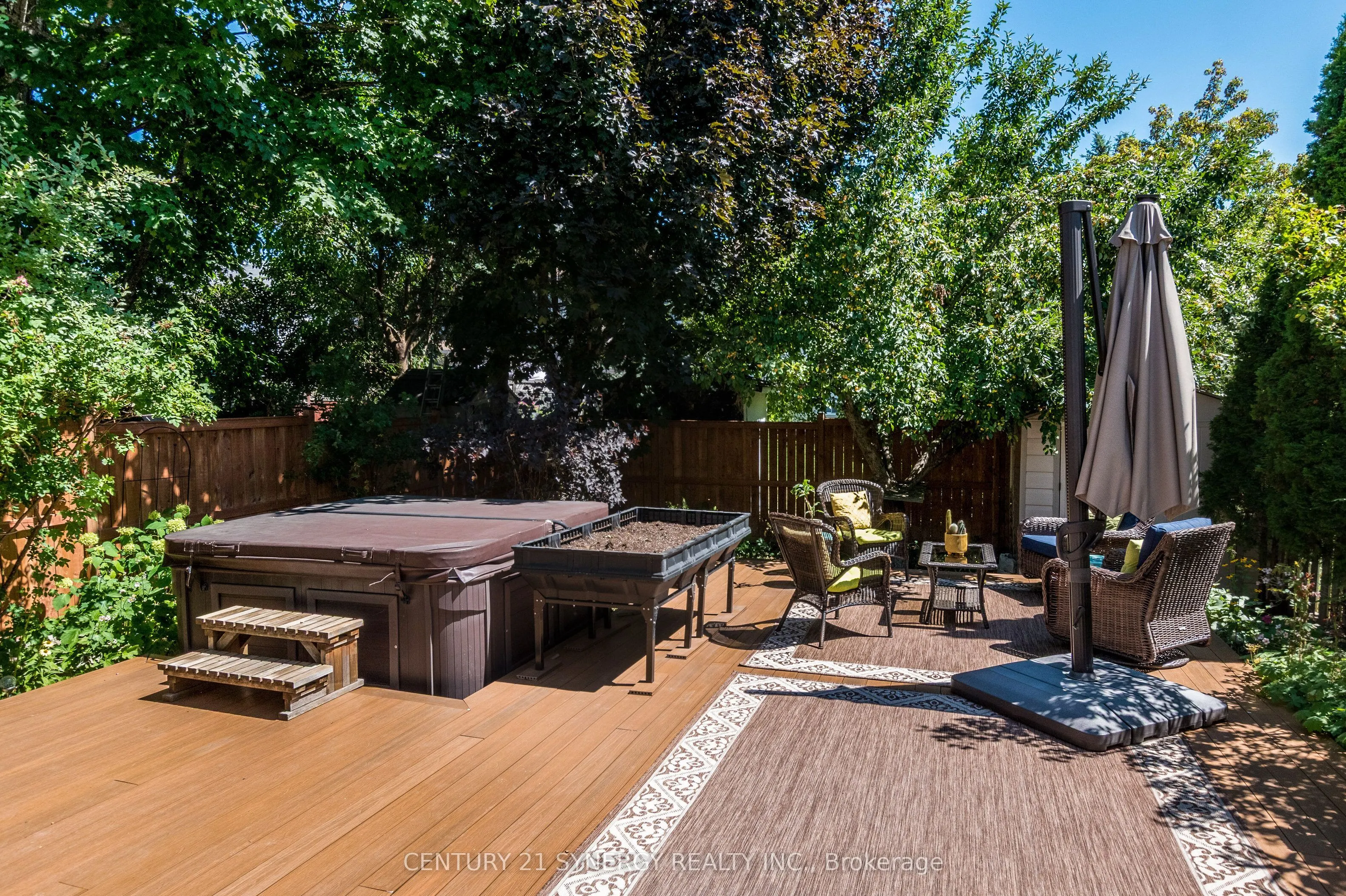249 Markland Crescent E