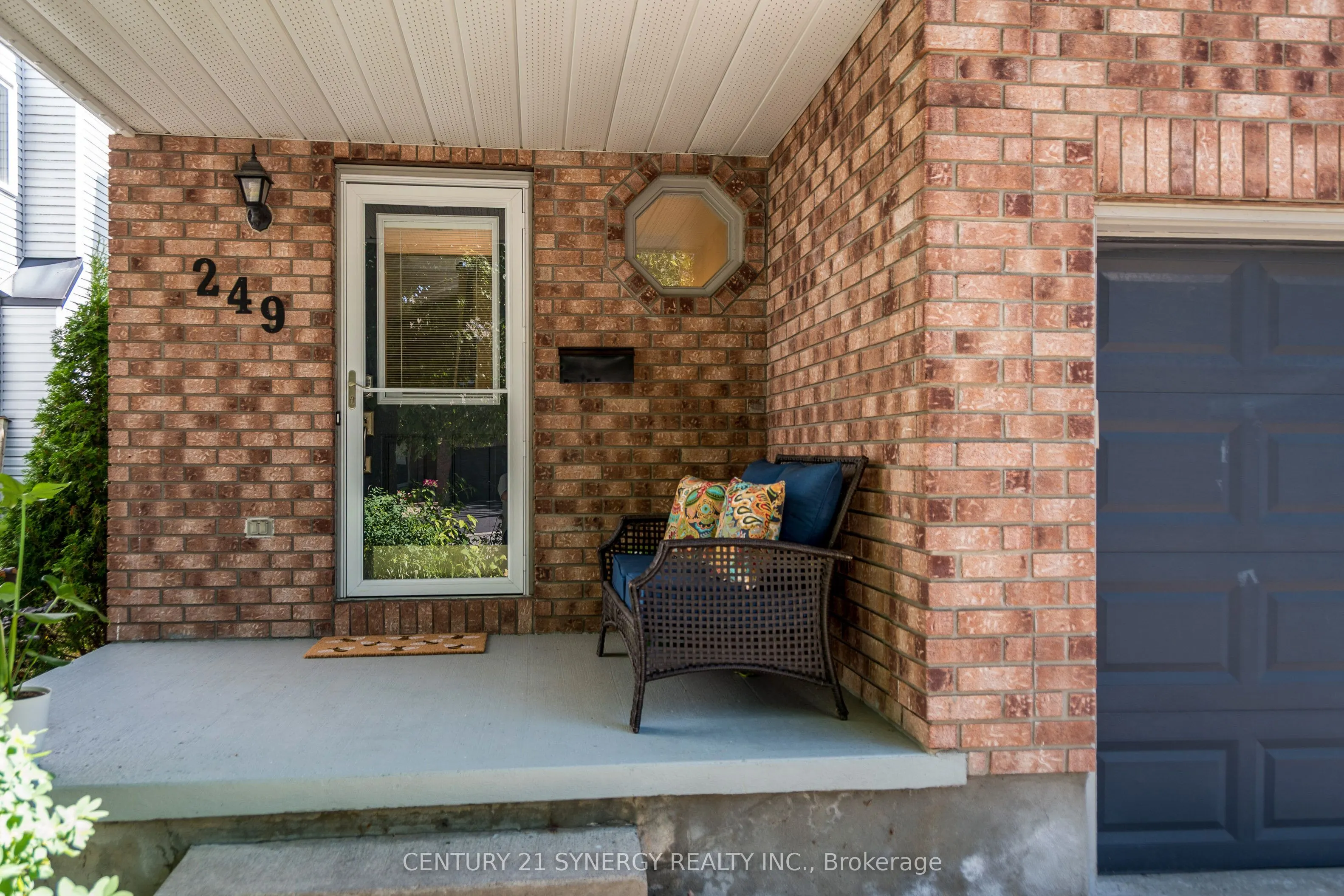249 Markland Crescent E