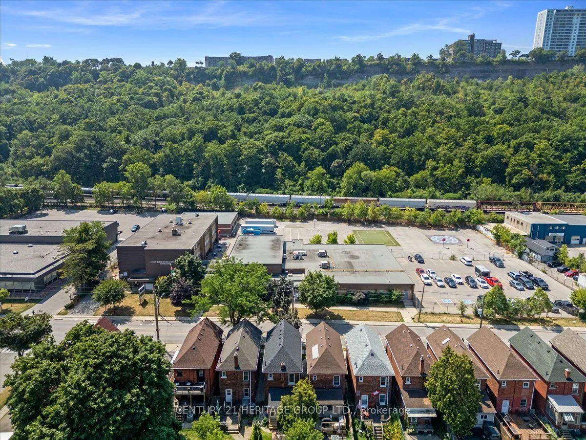 379 Cumberland Avenue