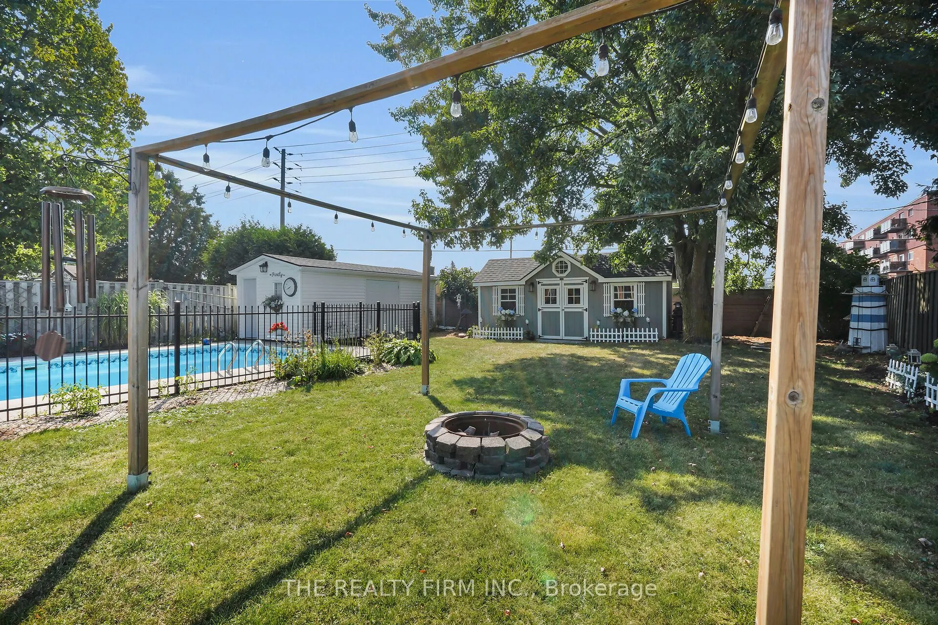952 Eagle Crescent