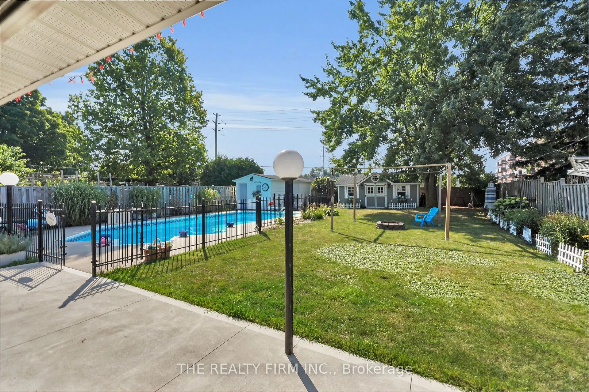 952 Eagle Crescent