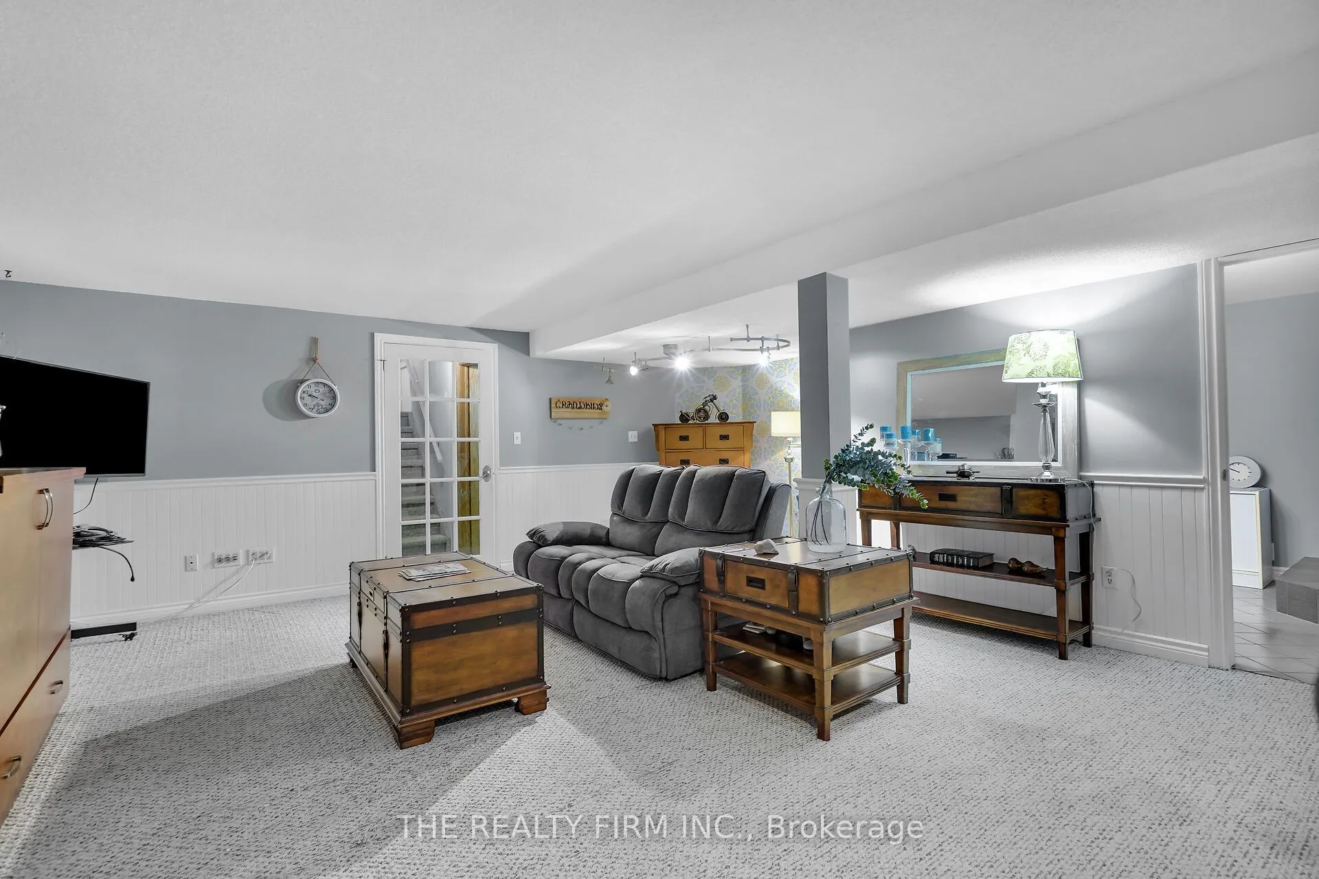 952 Eagle Crescent