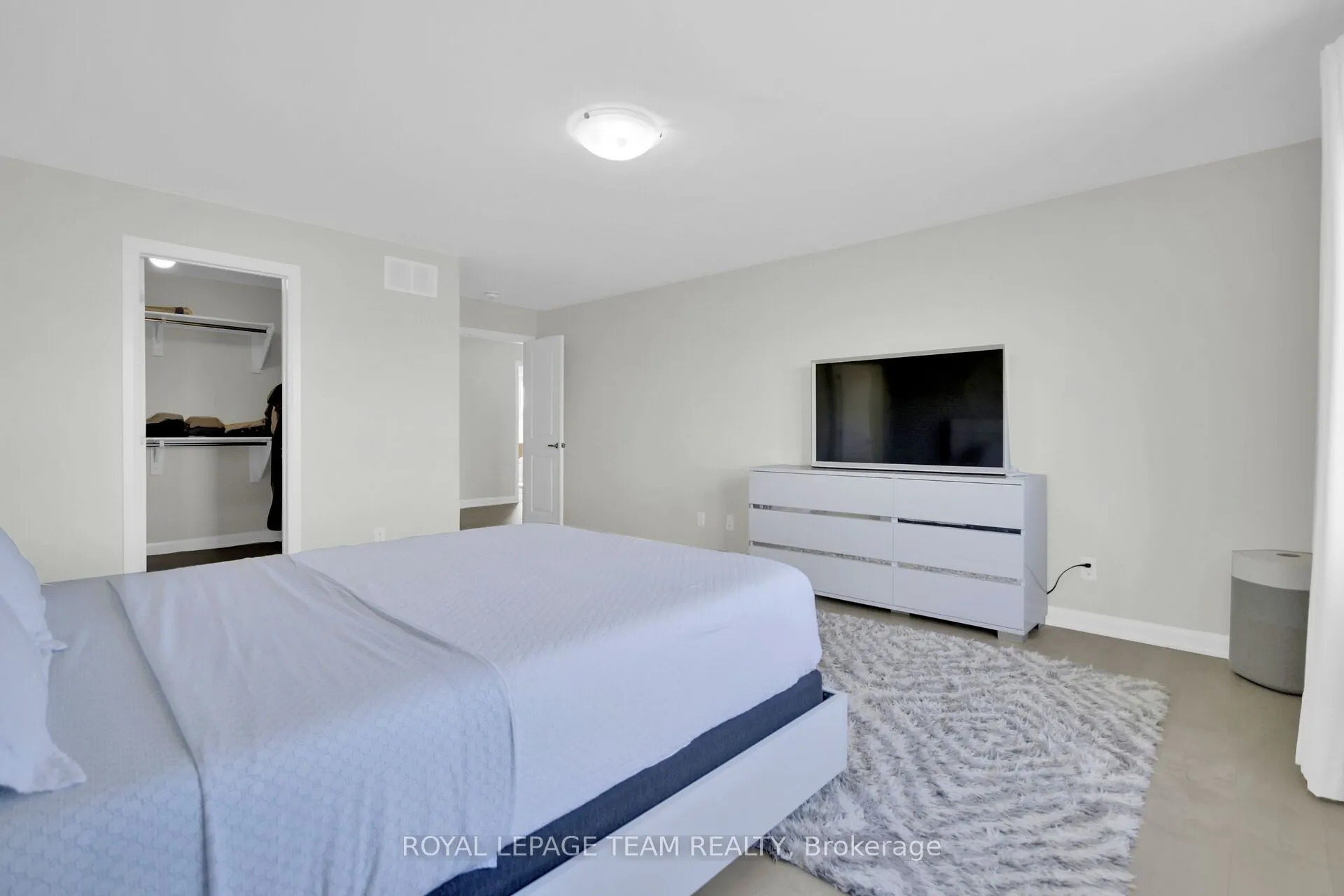 737 Coast Circle