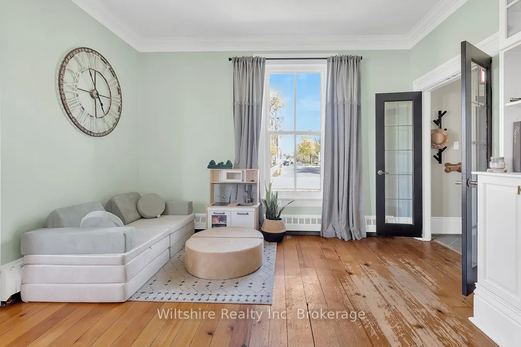 64 South Street W