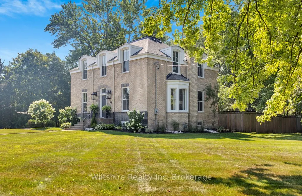 64 South Street W