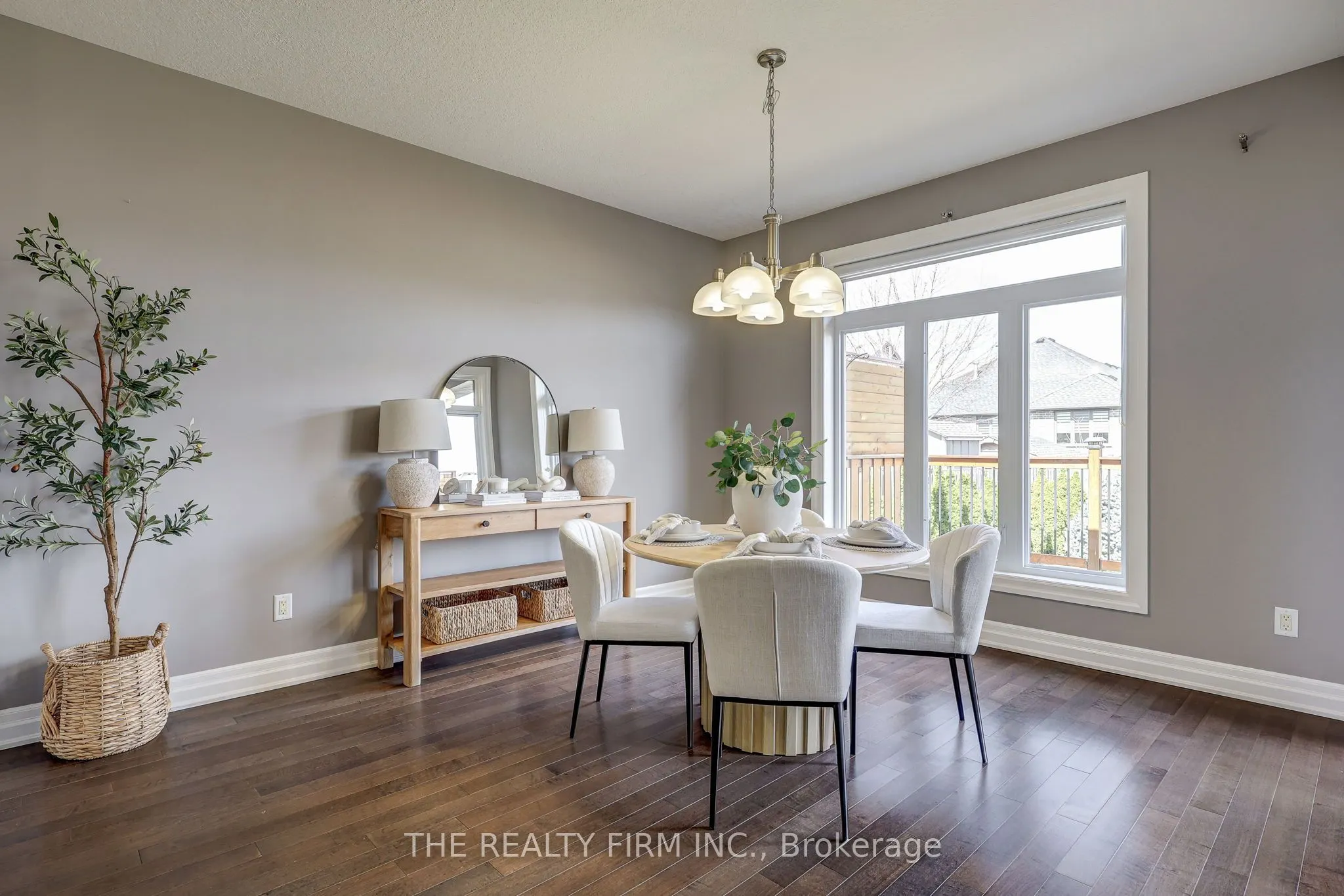 696 Bennett Crescent