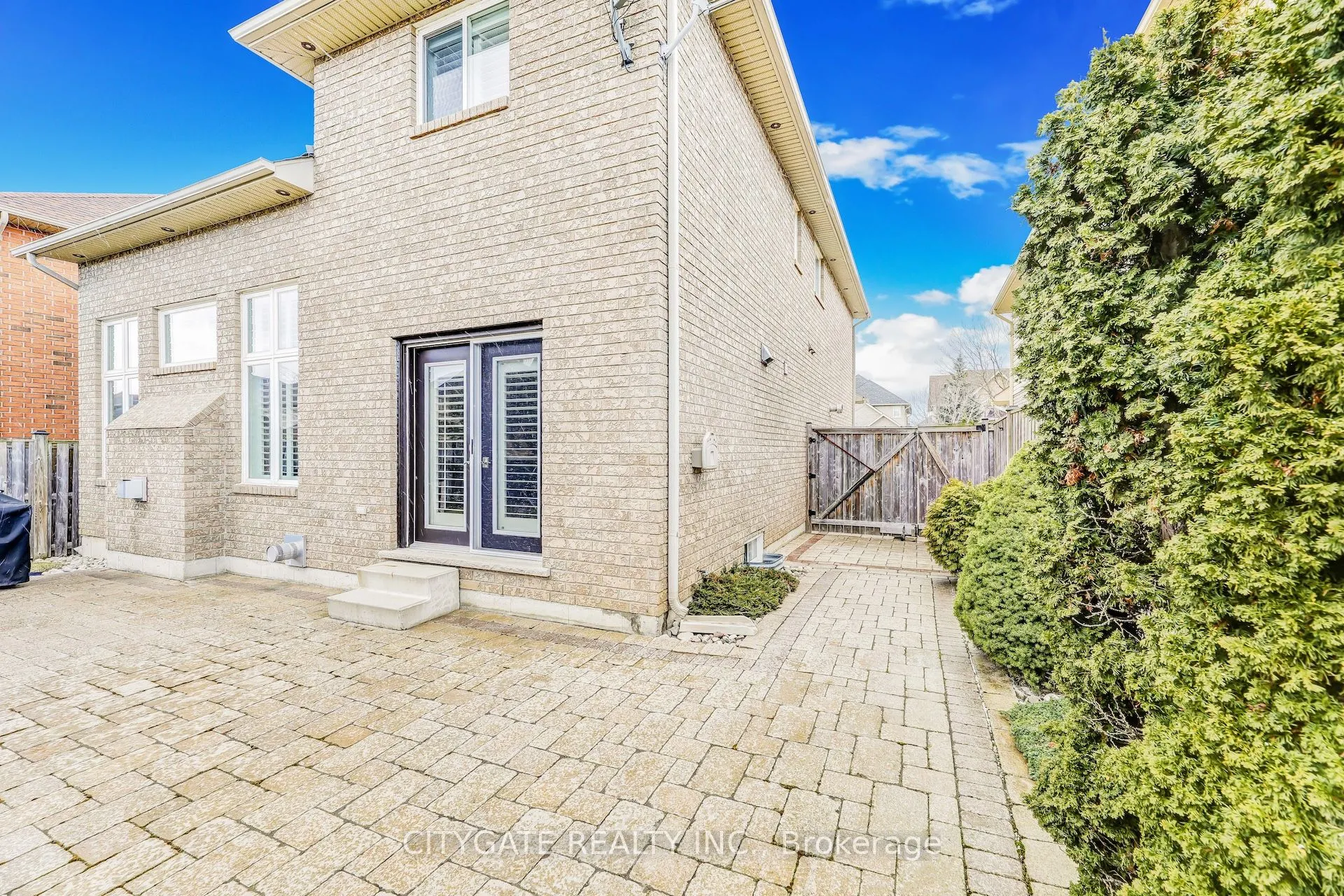 24 Simpson Avenue