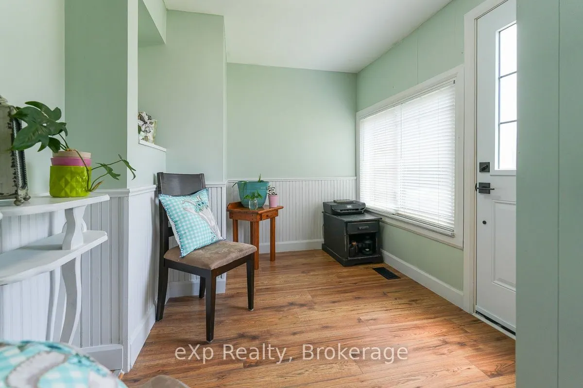 594 10th A Street W
