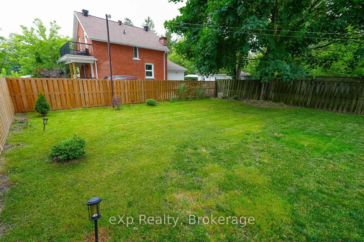 594 10th A Street W