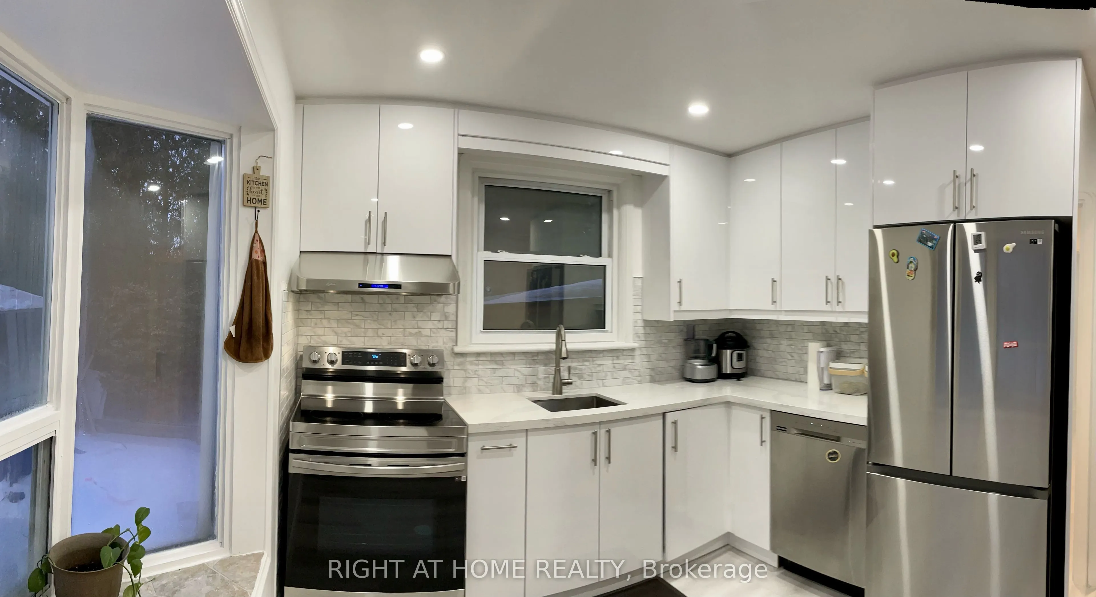 886 West 5th Street