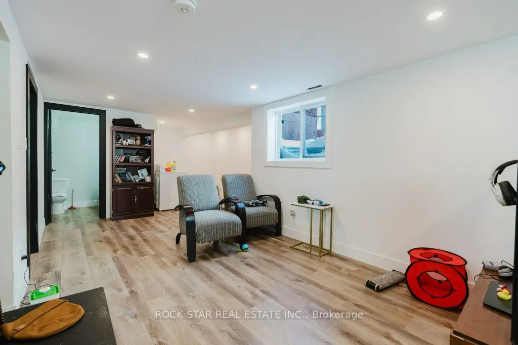 859 Upper Ottawa Street, #Lower