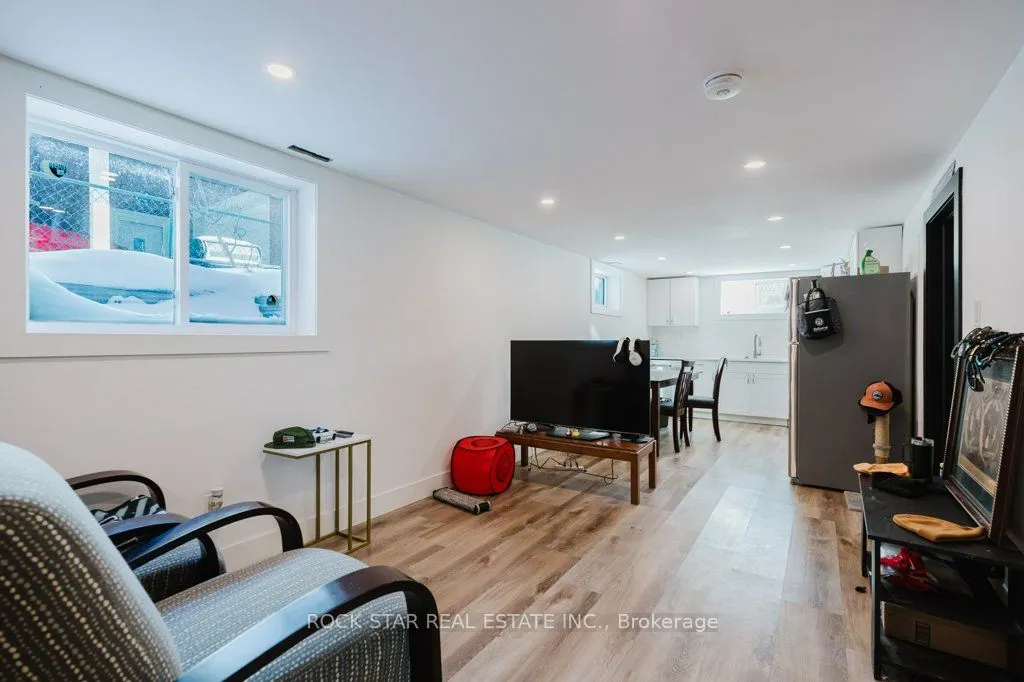 859 Upper Ottawa Street, #Lower