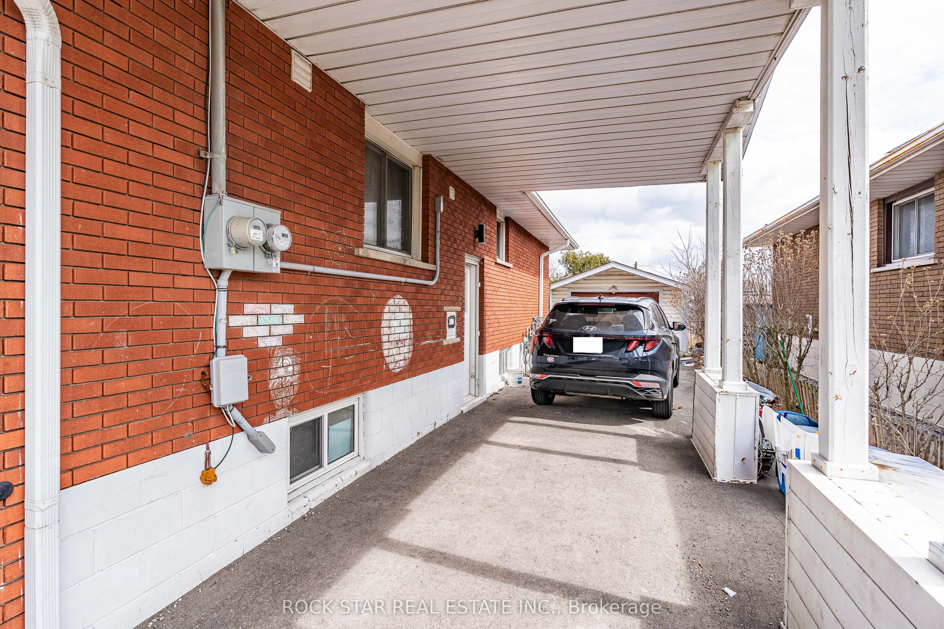 859 Upper Ottawa Street, #Lower