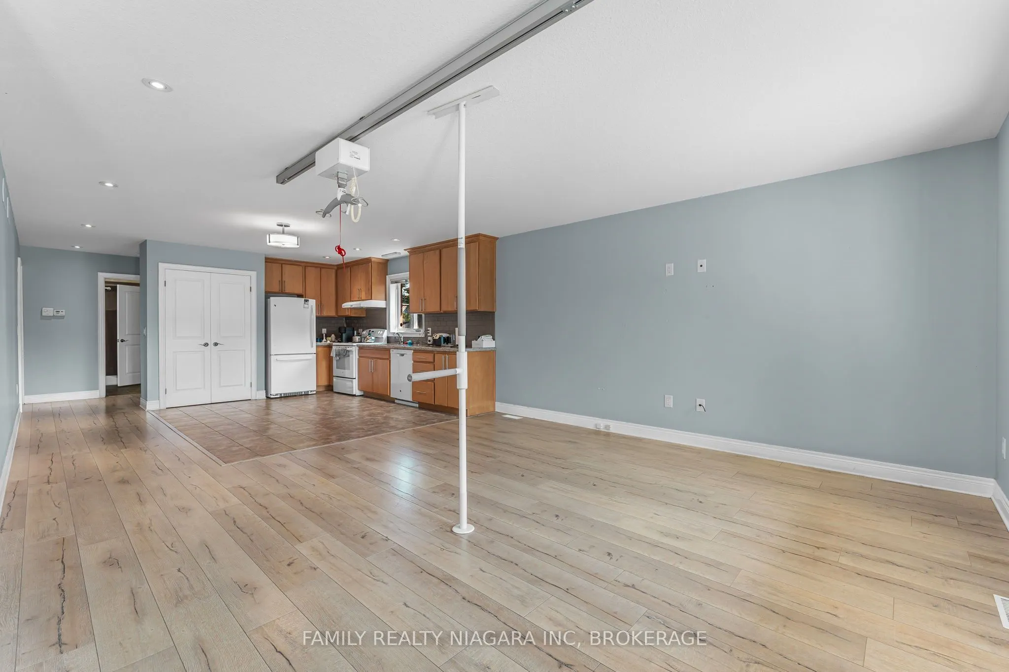 2715 Portage Road