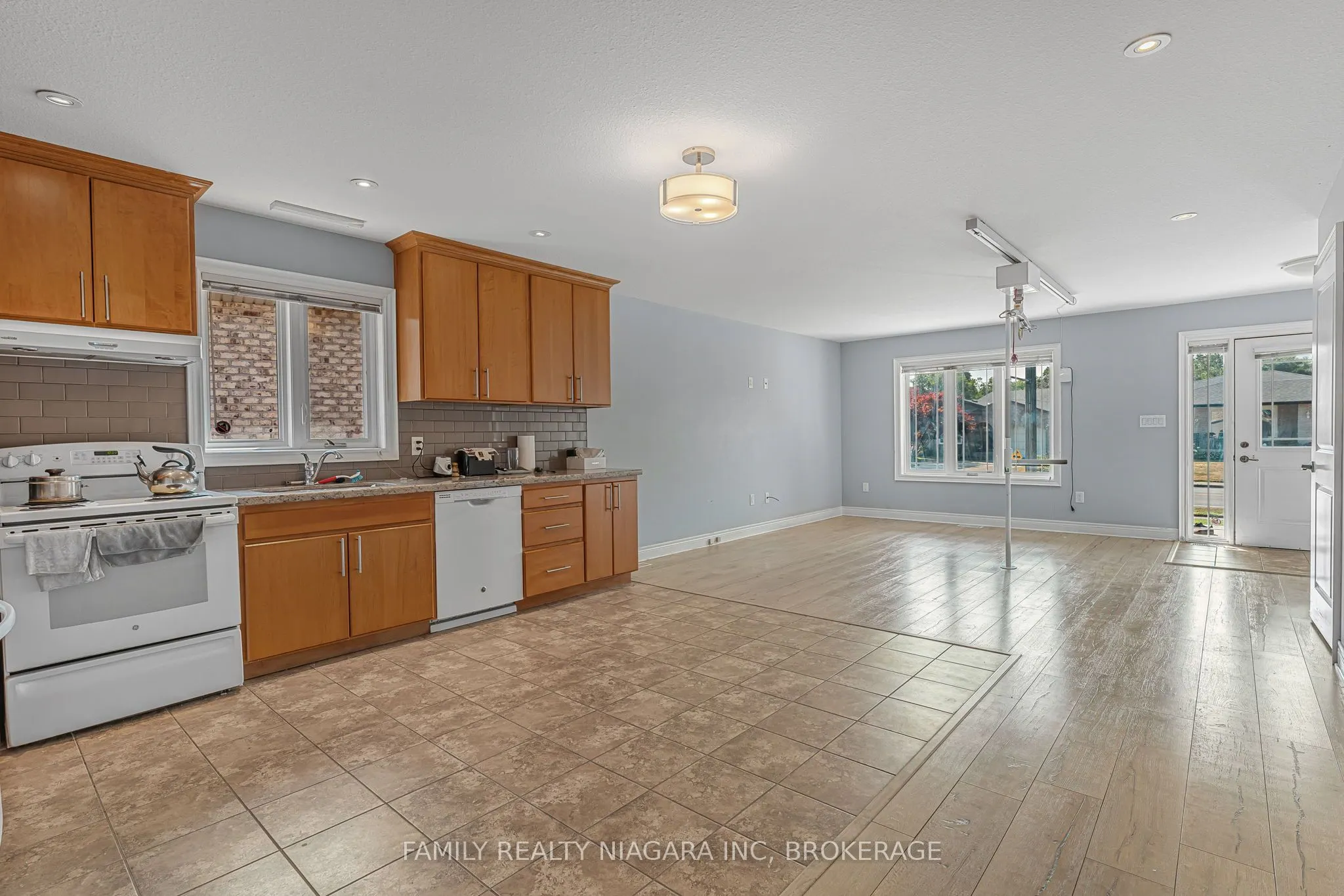 2715 Portage Road