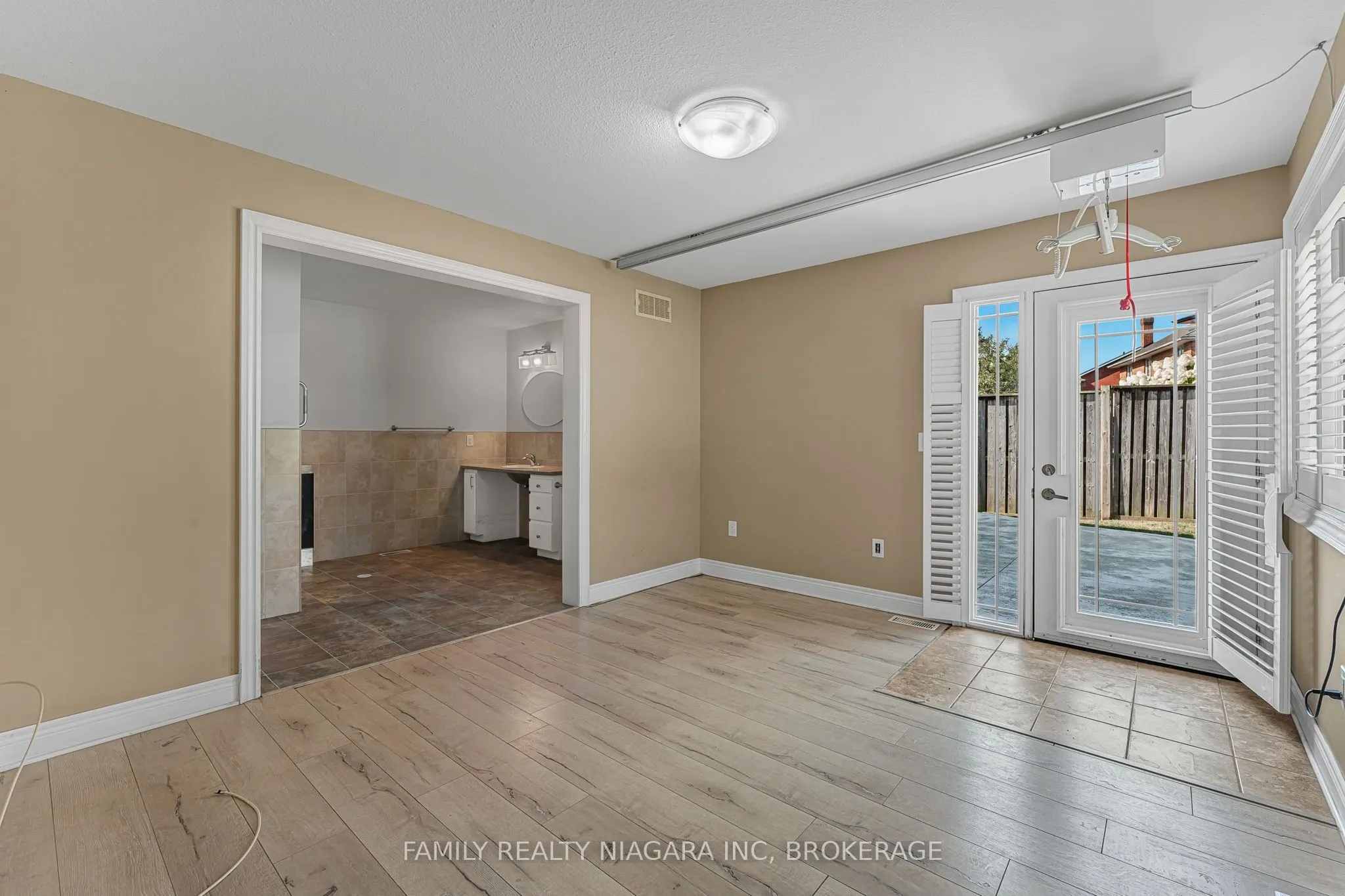 2715 Portage Road