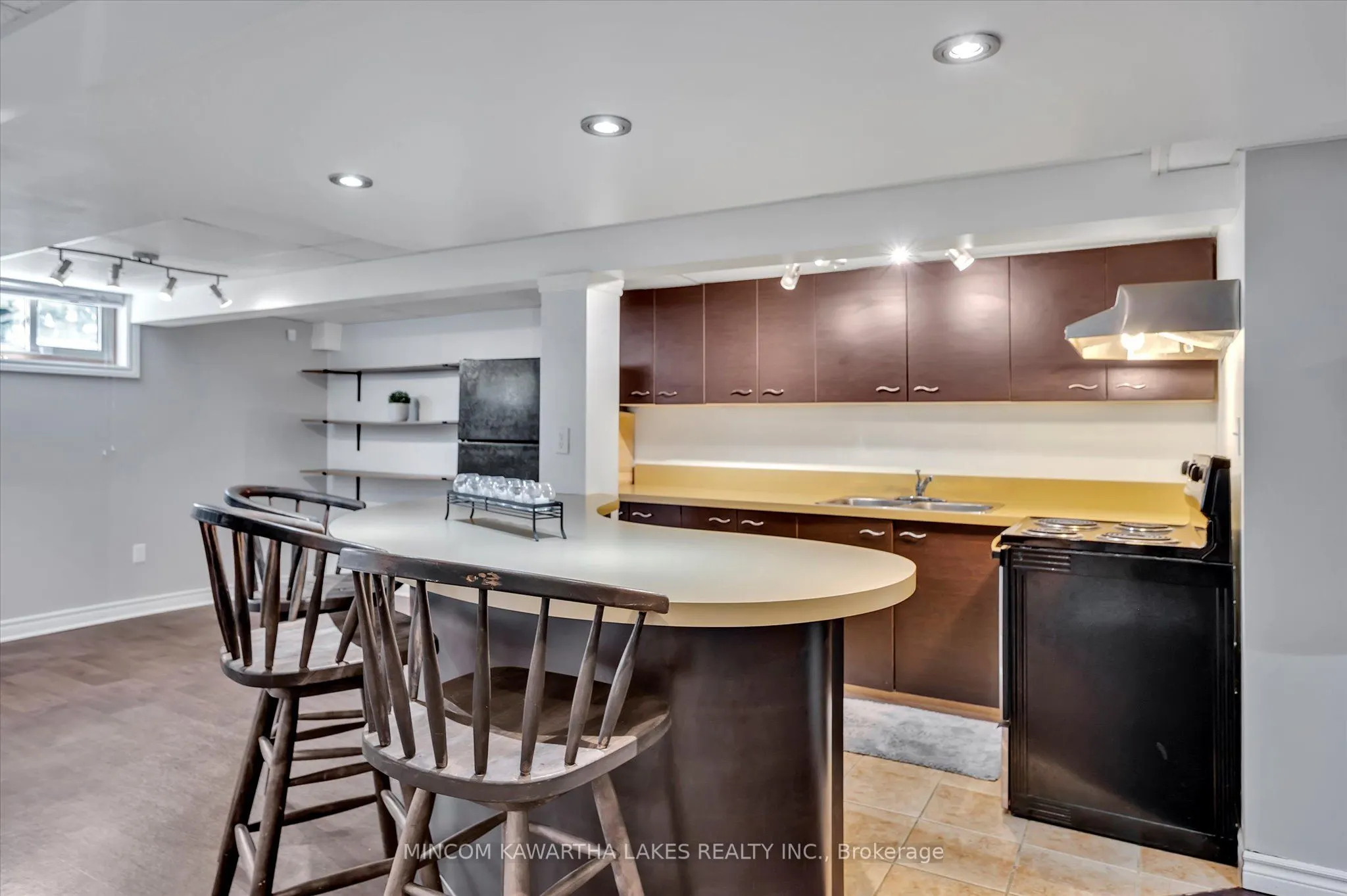 676 Victory Crescent