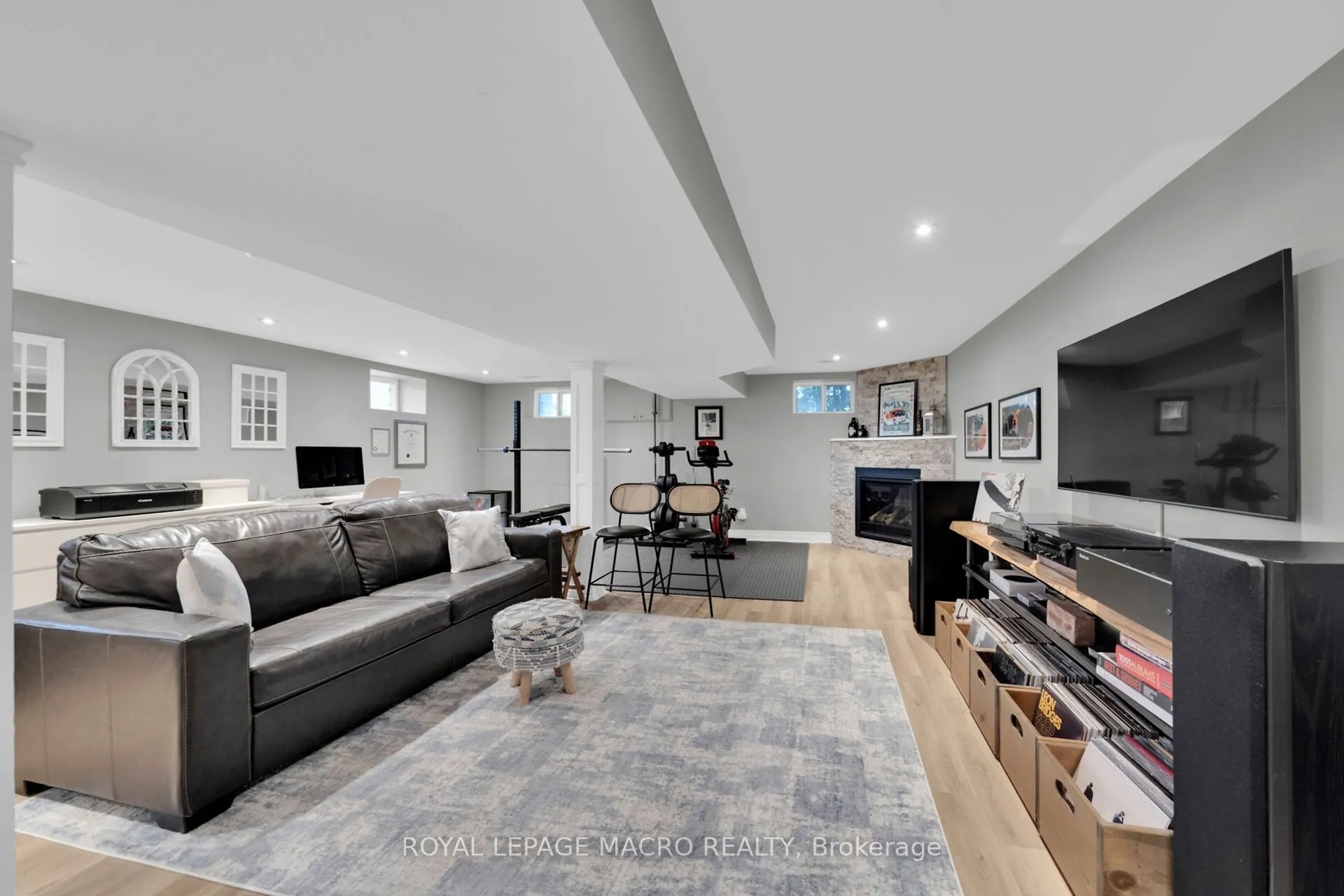 424 Second Road E