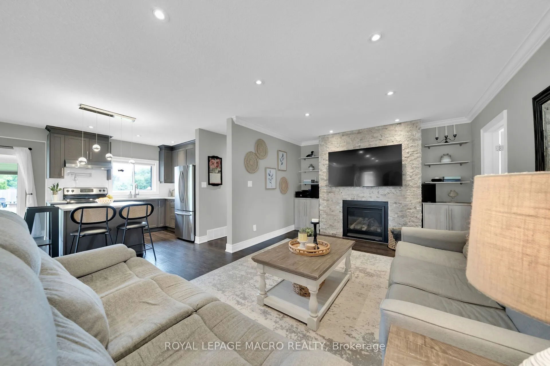 424 Second Road E