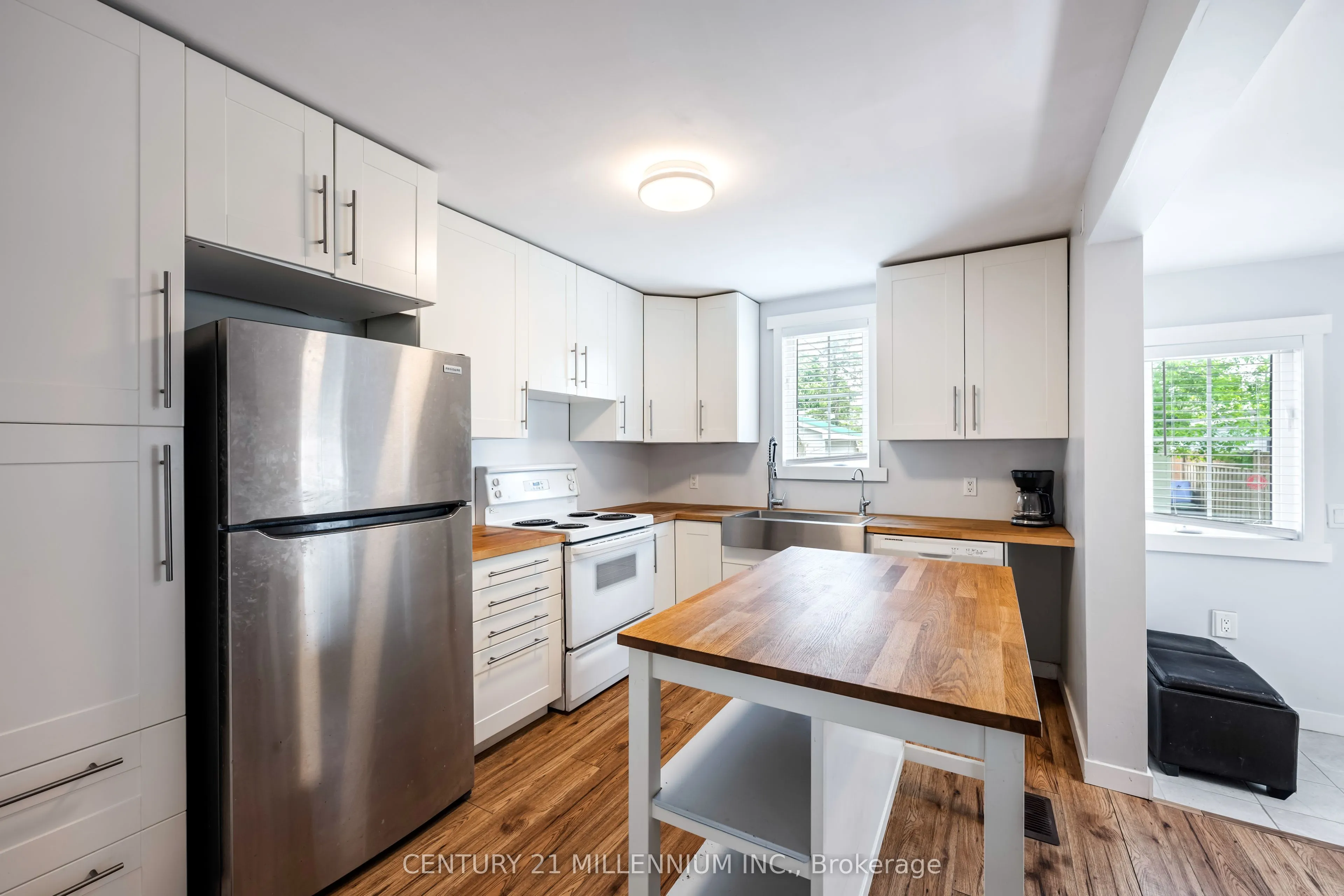 217 Main Street W