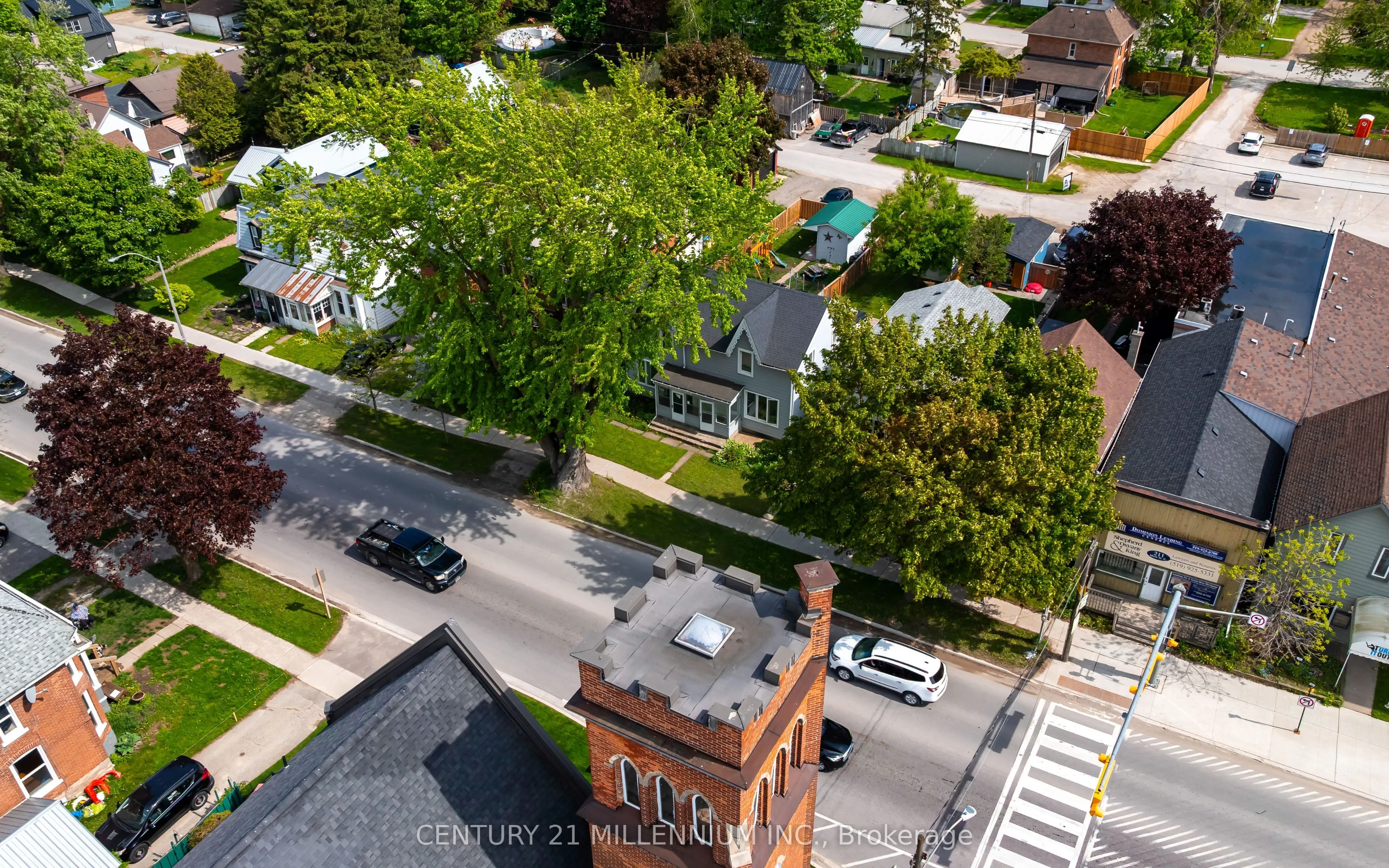 217 Main Street W