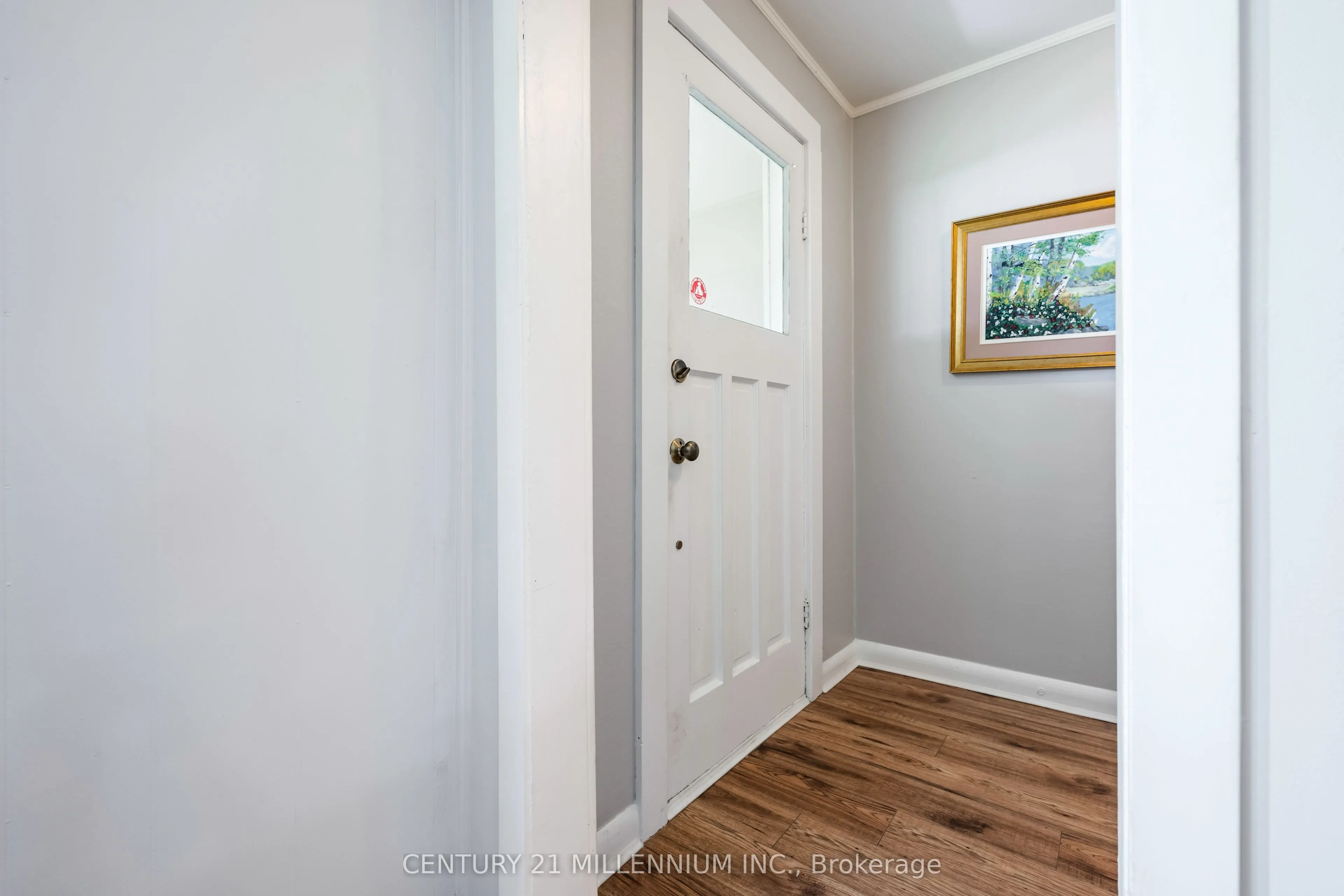 217 Main Street W