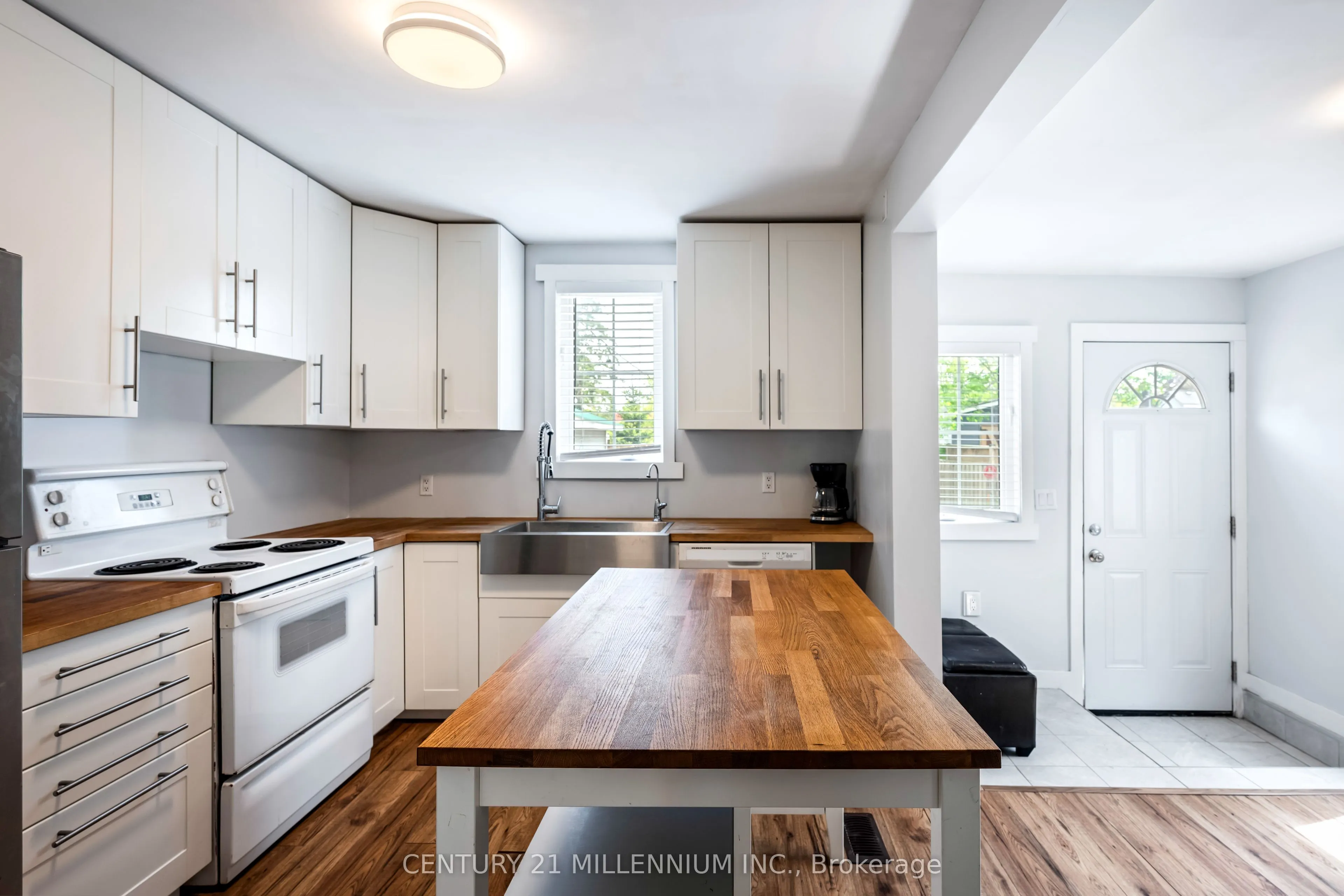 217 Main Street W