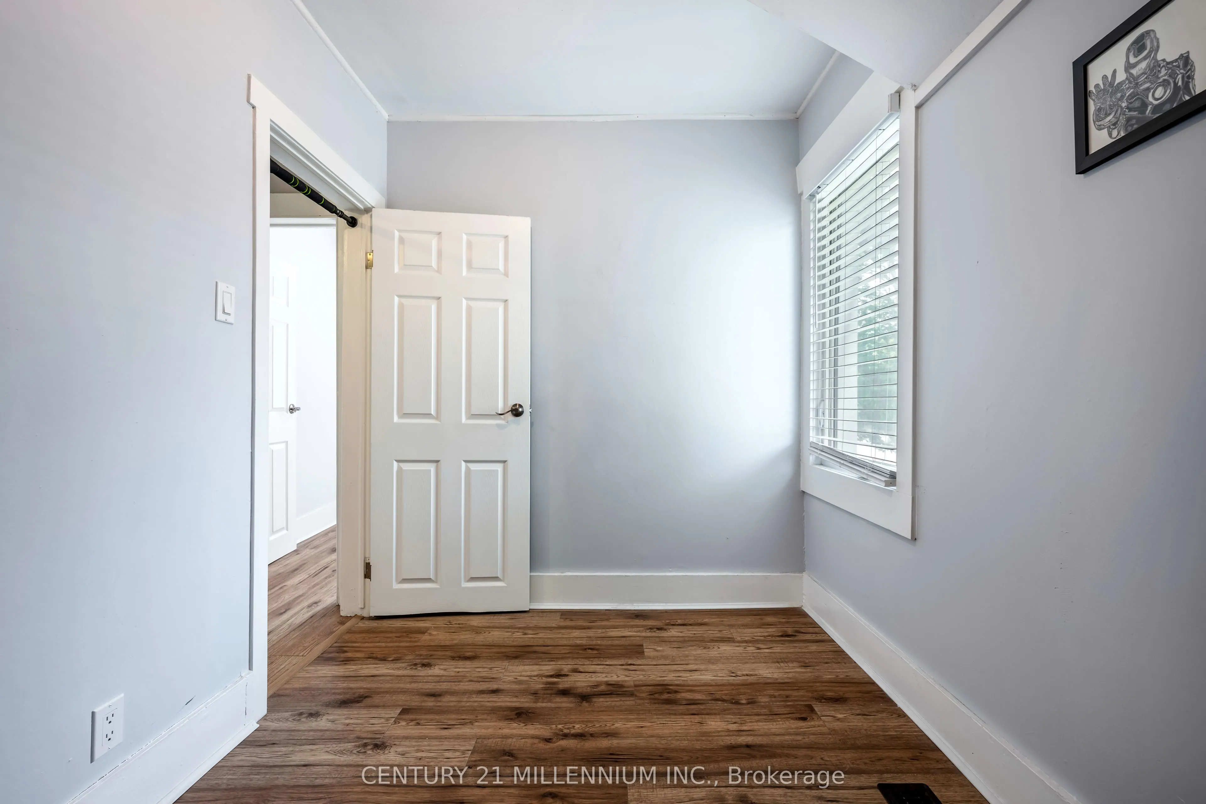 217 Main Street W