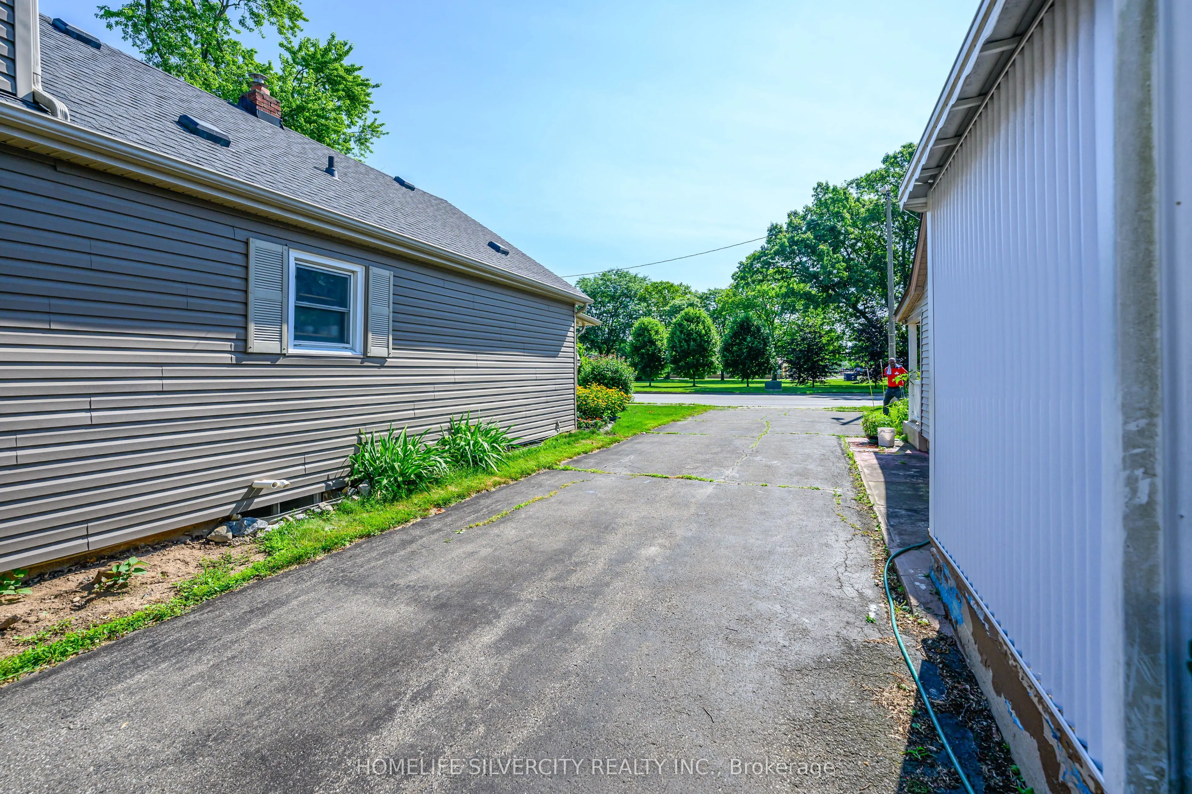 5537 Montrose Road