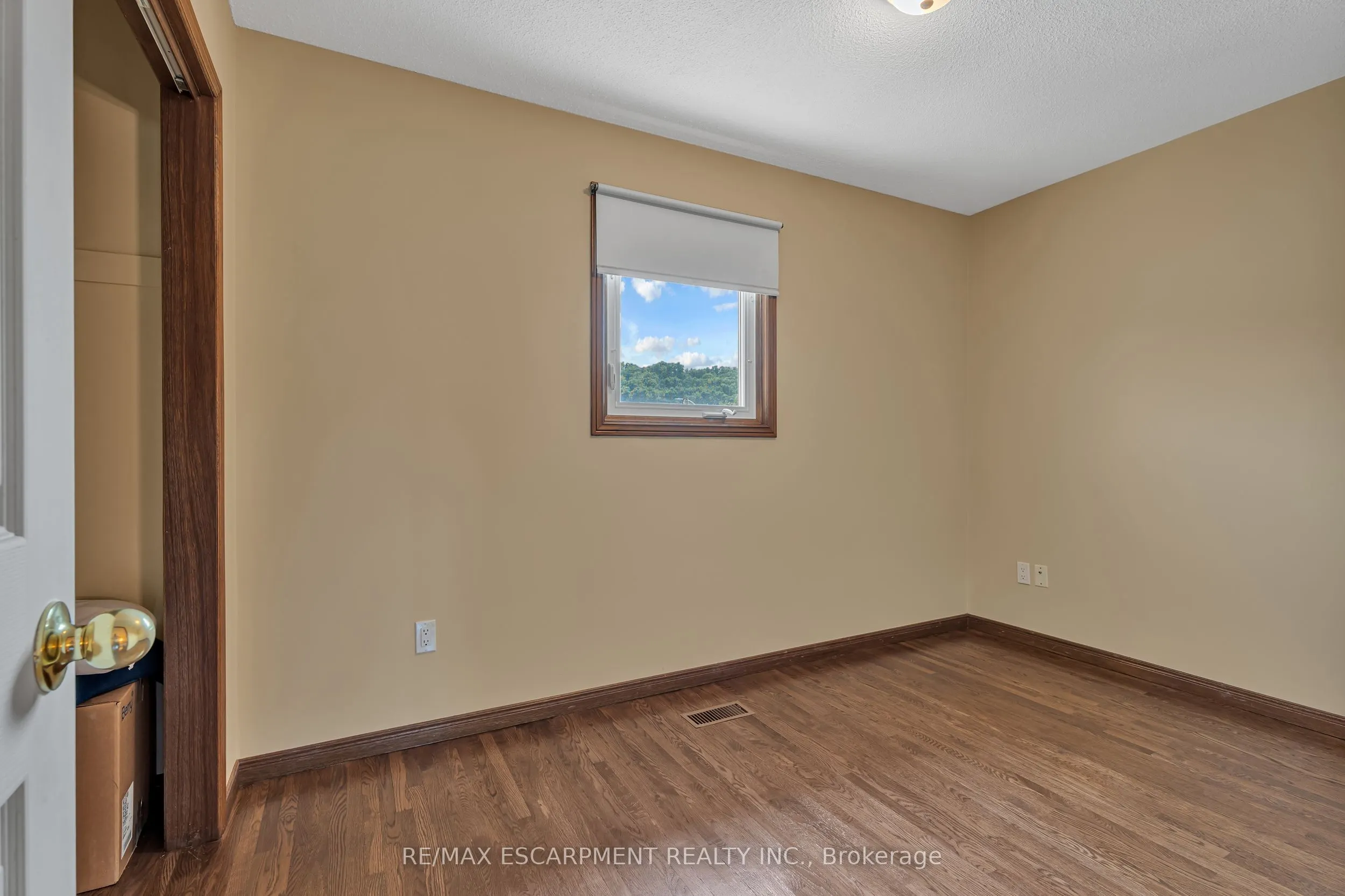 2 Vinehill Drive