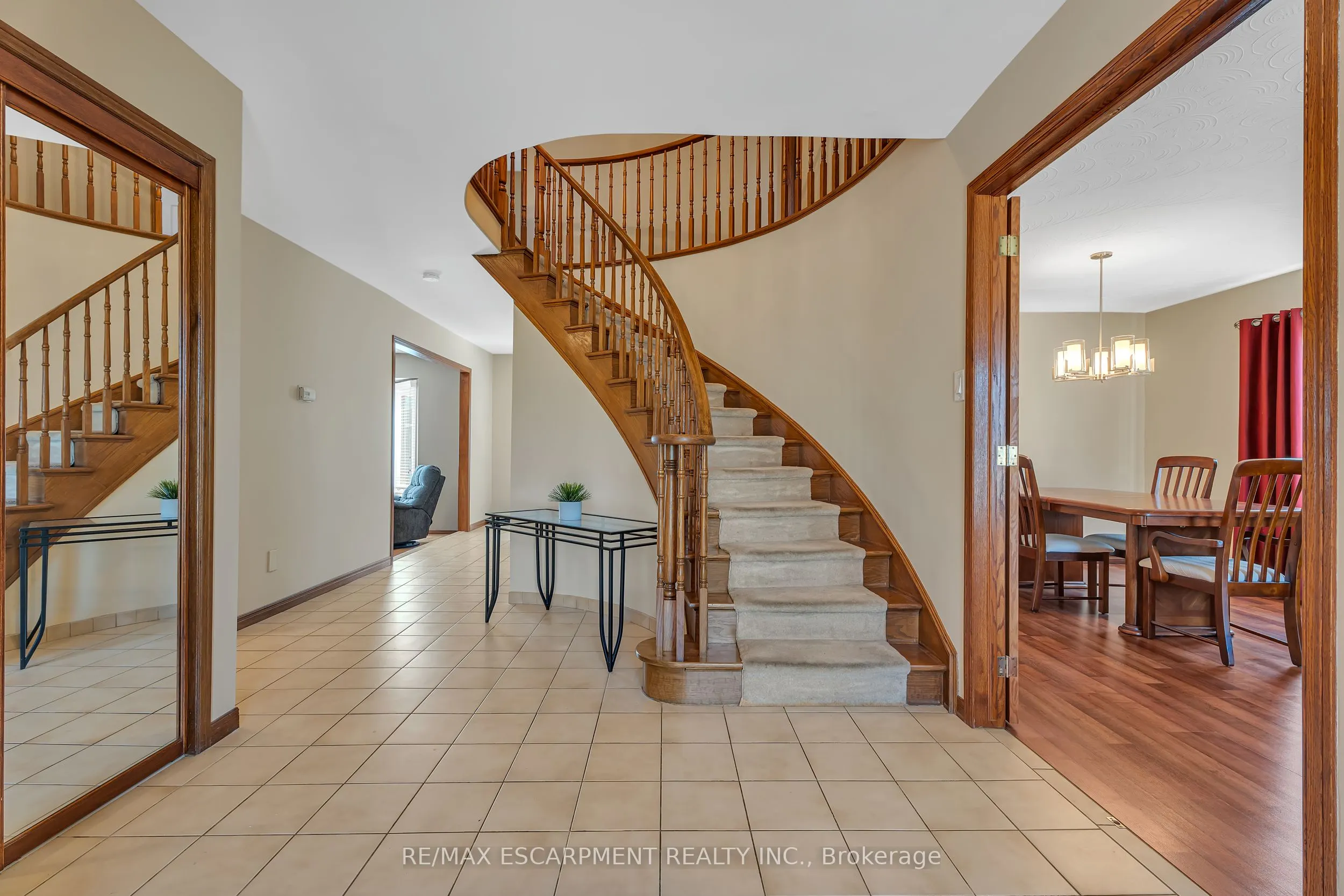 2 Vinehill Drive