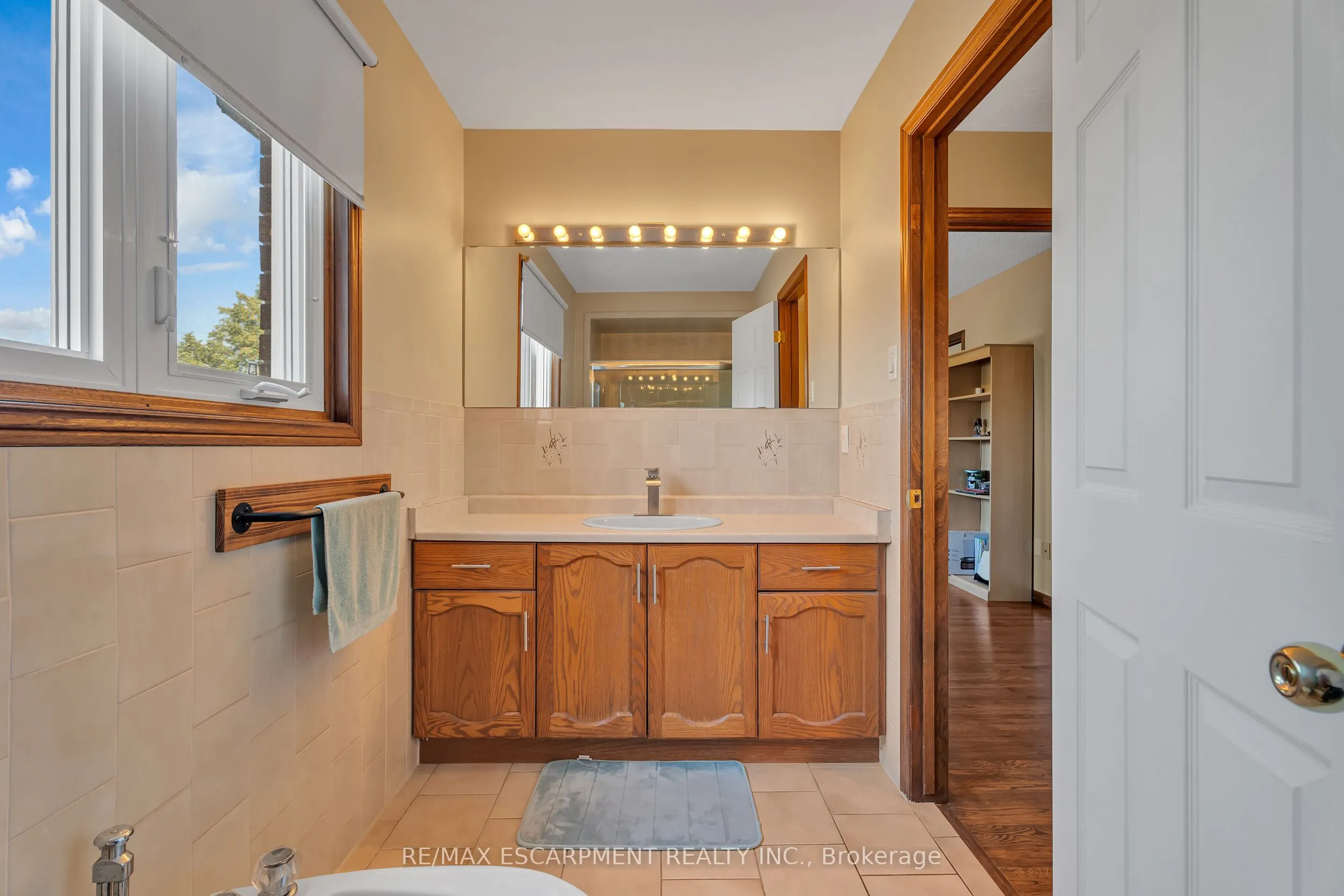 2 Vinehill Drive