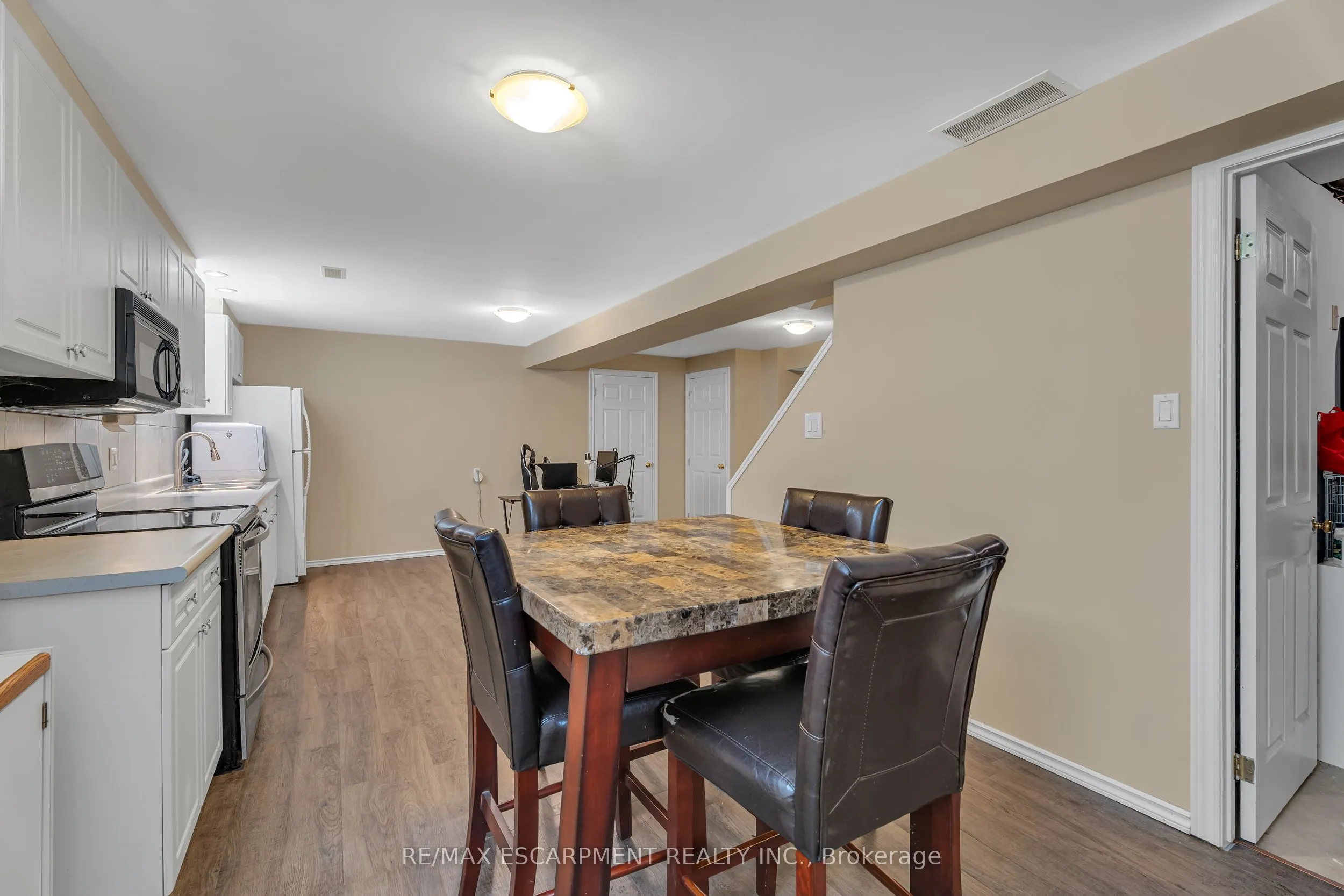 2 Vinehill Drive