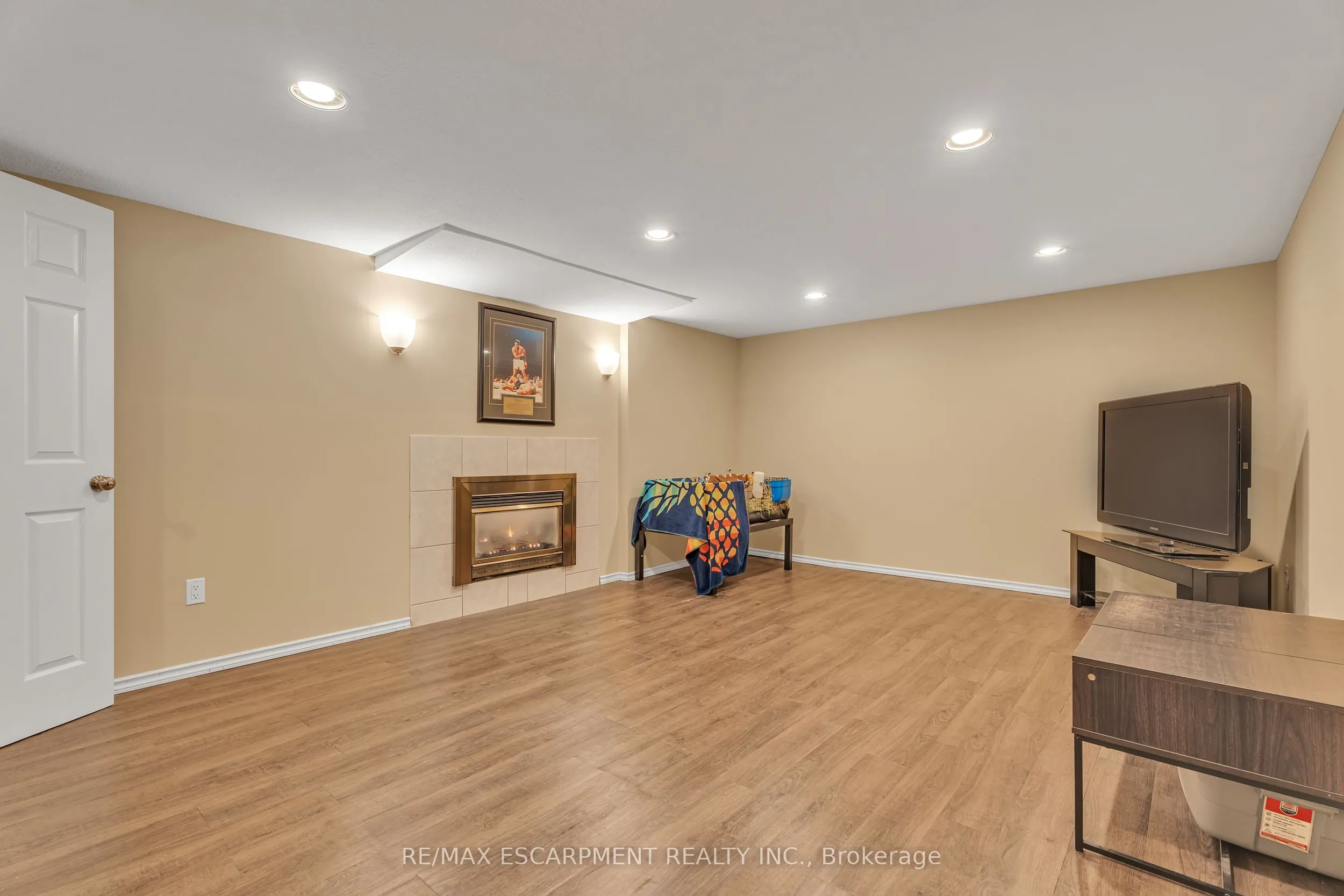 2 Vinehill Drive