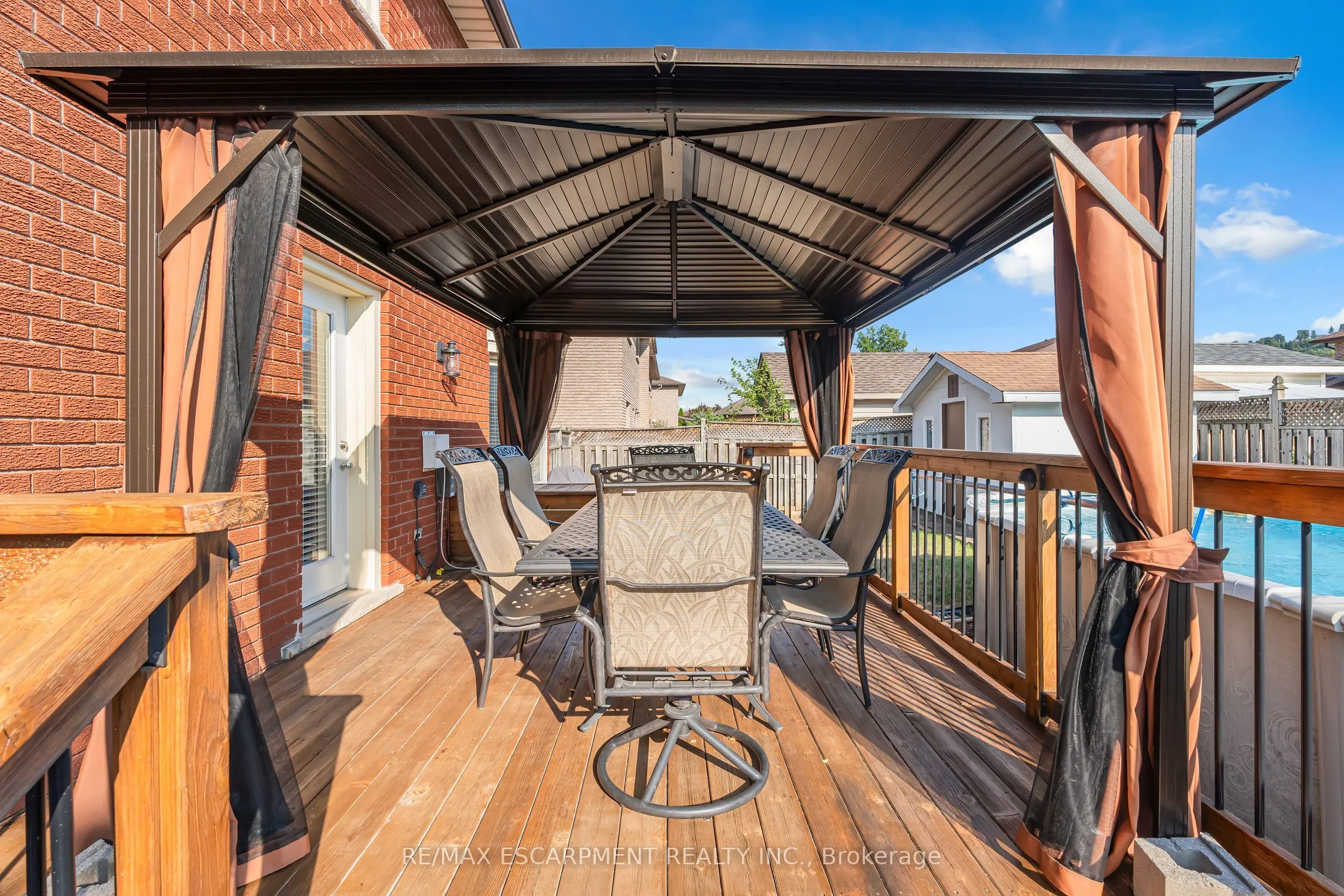 2 Vinehill Drive