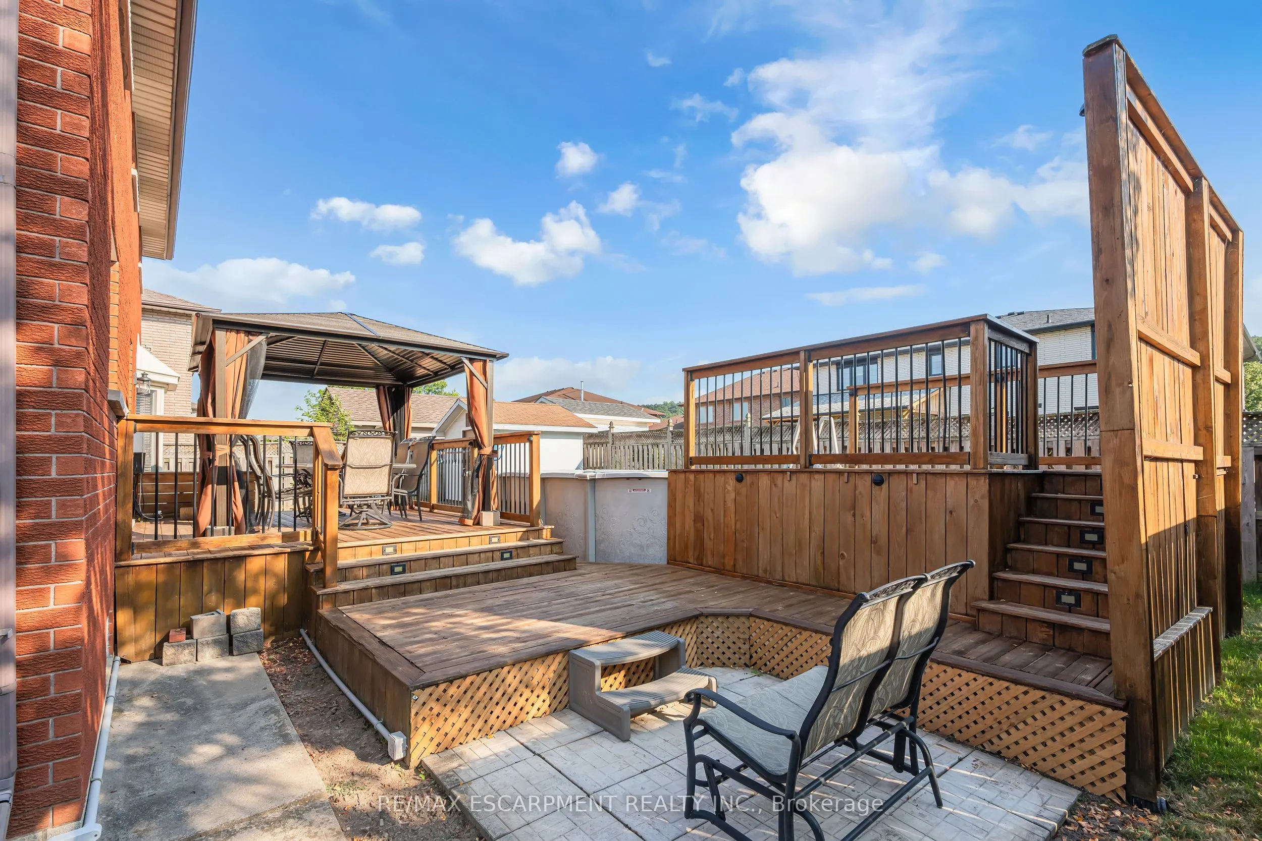 2 Vinehill Drive