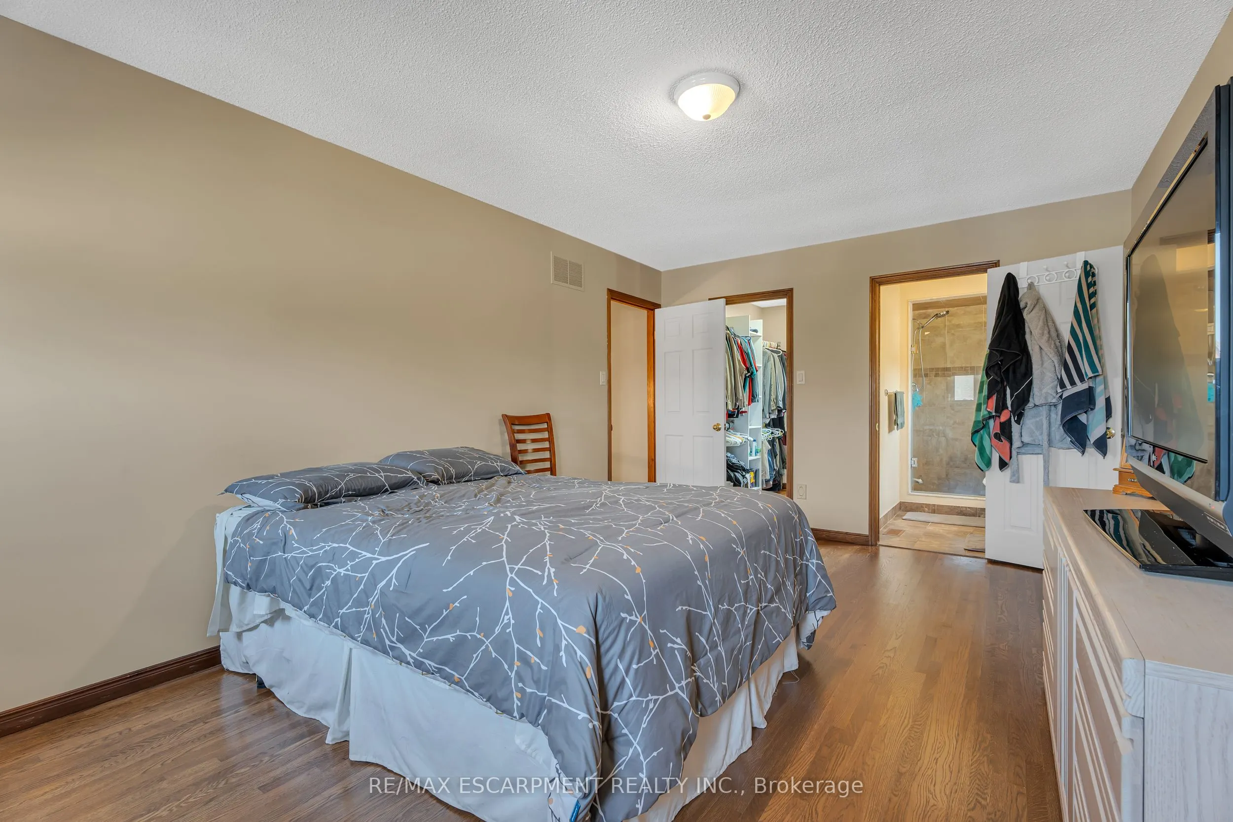 2 Vinehill Drive