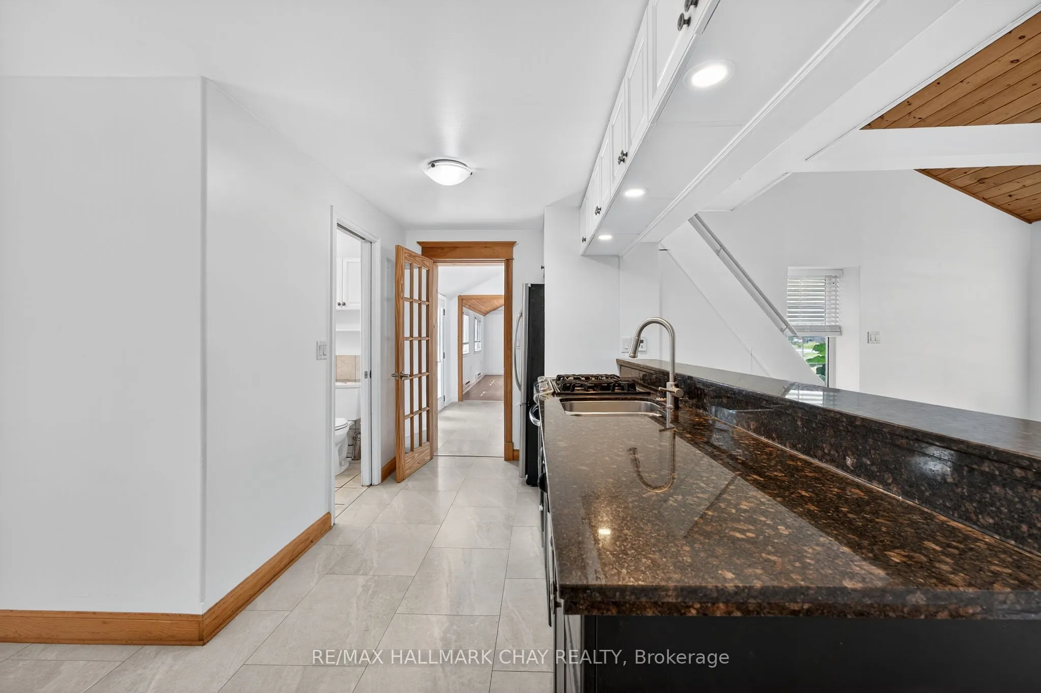 44 Pleasant Avenue S