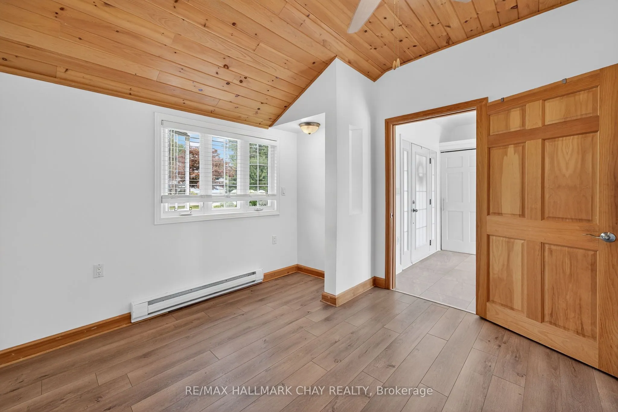44 Pleasant Avenue S