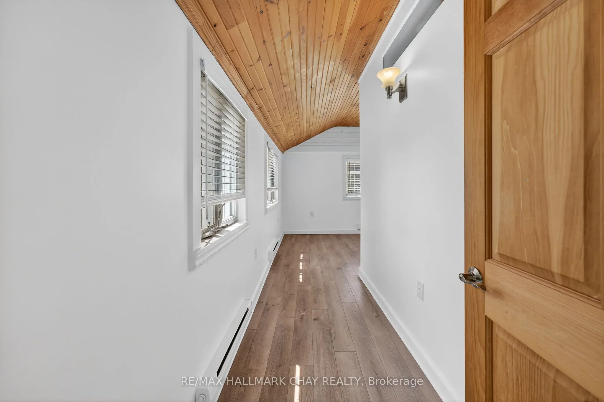 44 Pleasant Avenue S
