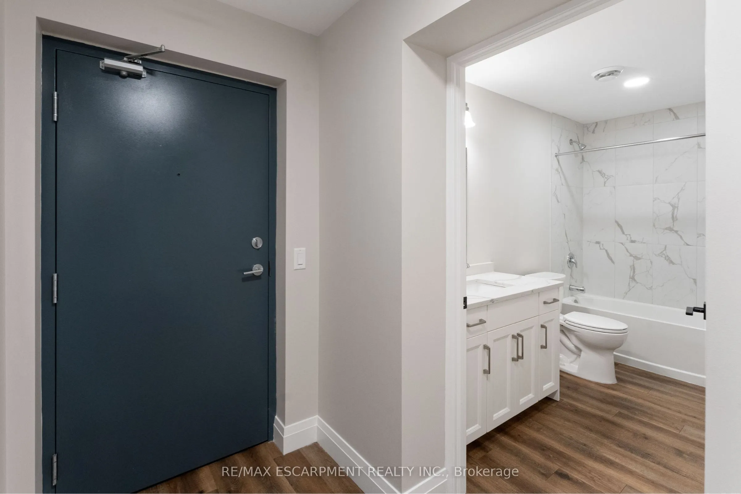 64 MAIN Street N, #303
